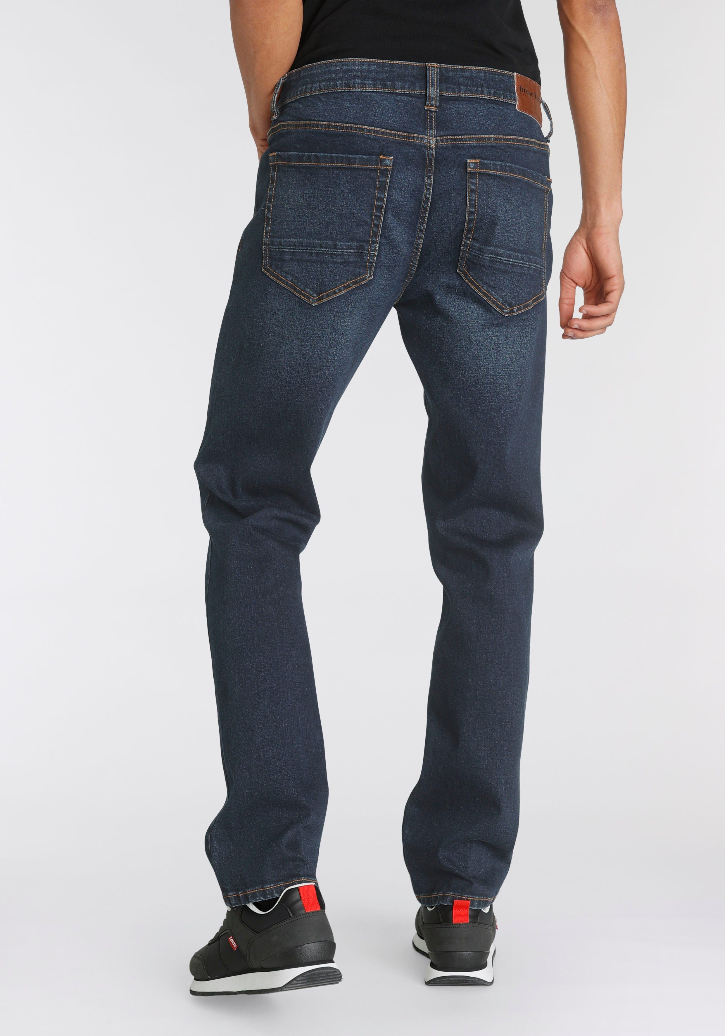 Bruno Banani Straight jeans Hutch rechte broekspijpen, gedeeltelijk met modieuze destroyed-effecten,