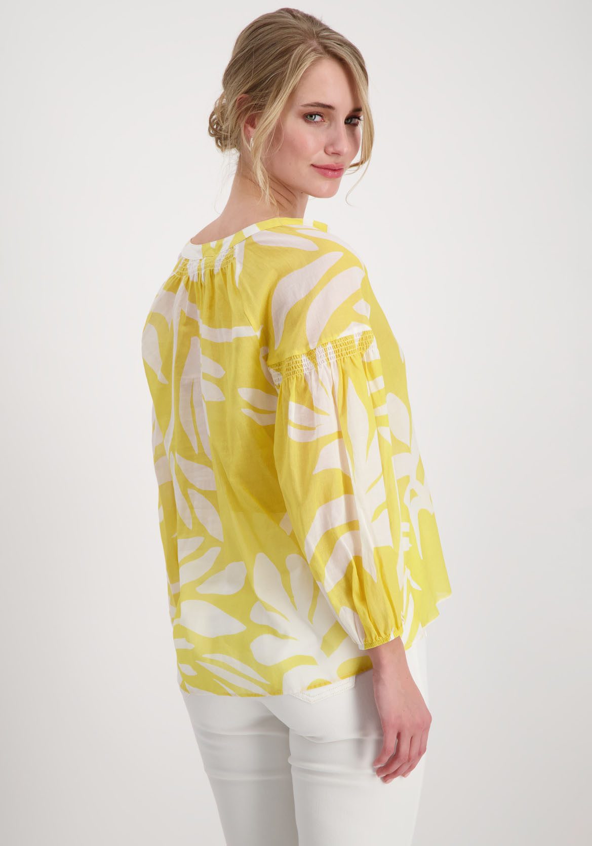 Monari Blouse zonder sluiting met tropical-print