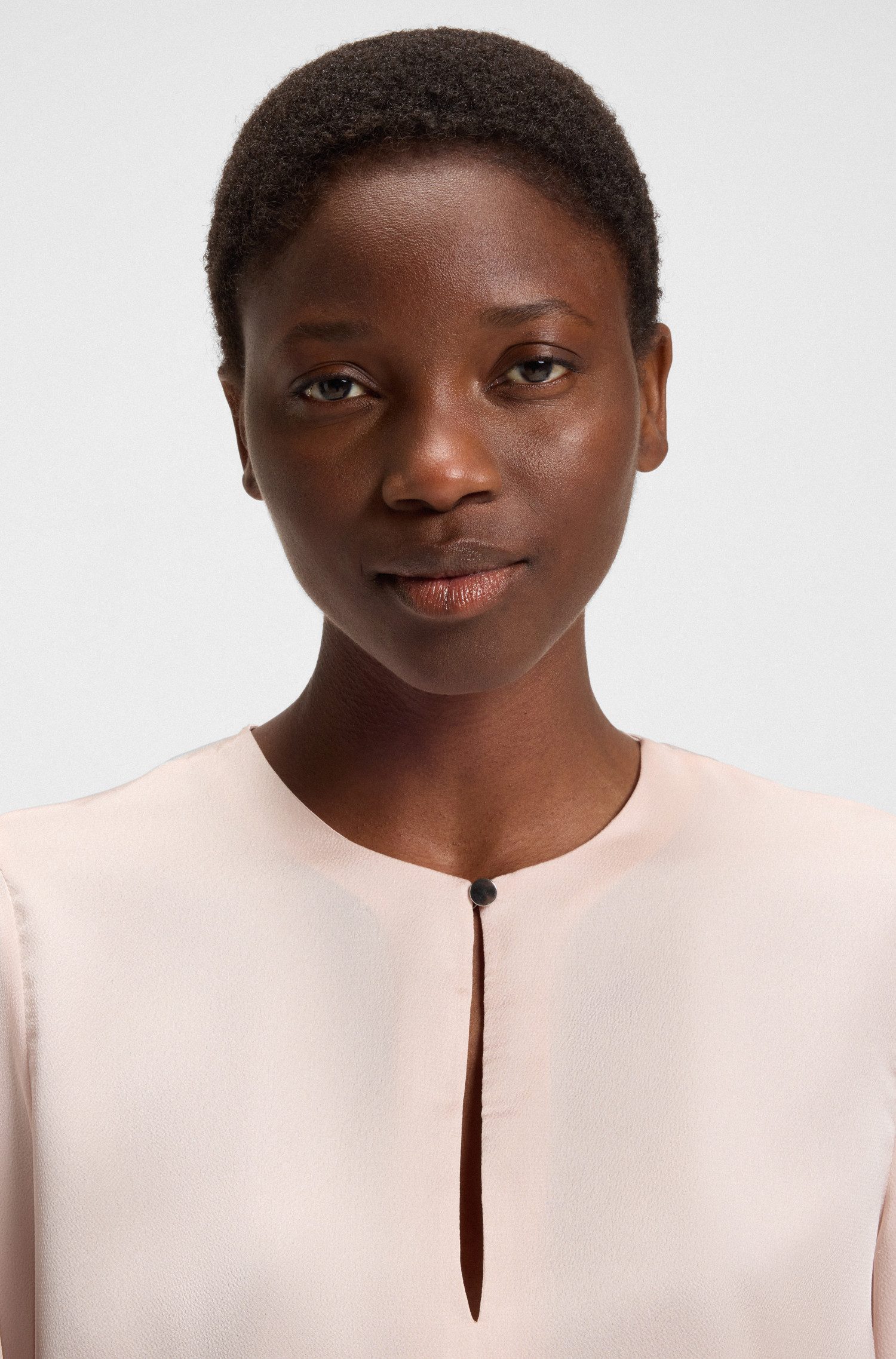 Boss Orange Klassieke blouse Bonnie Premium Damesmode met gesplitste ronde hals