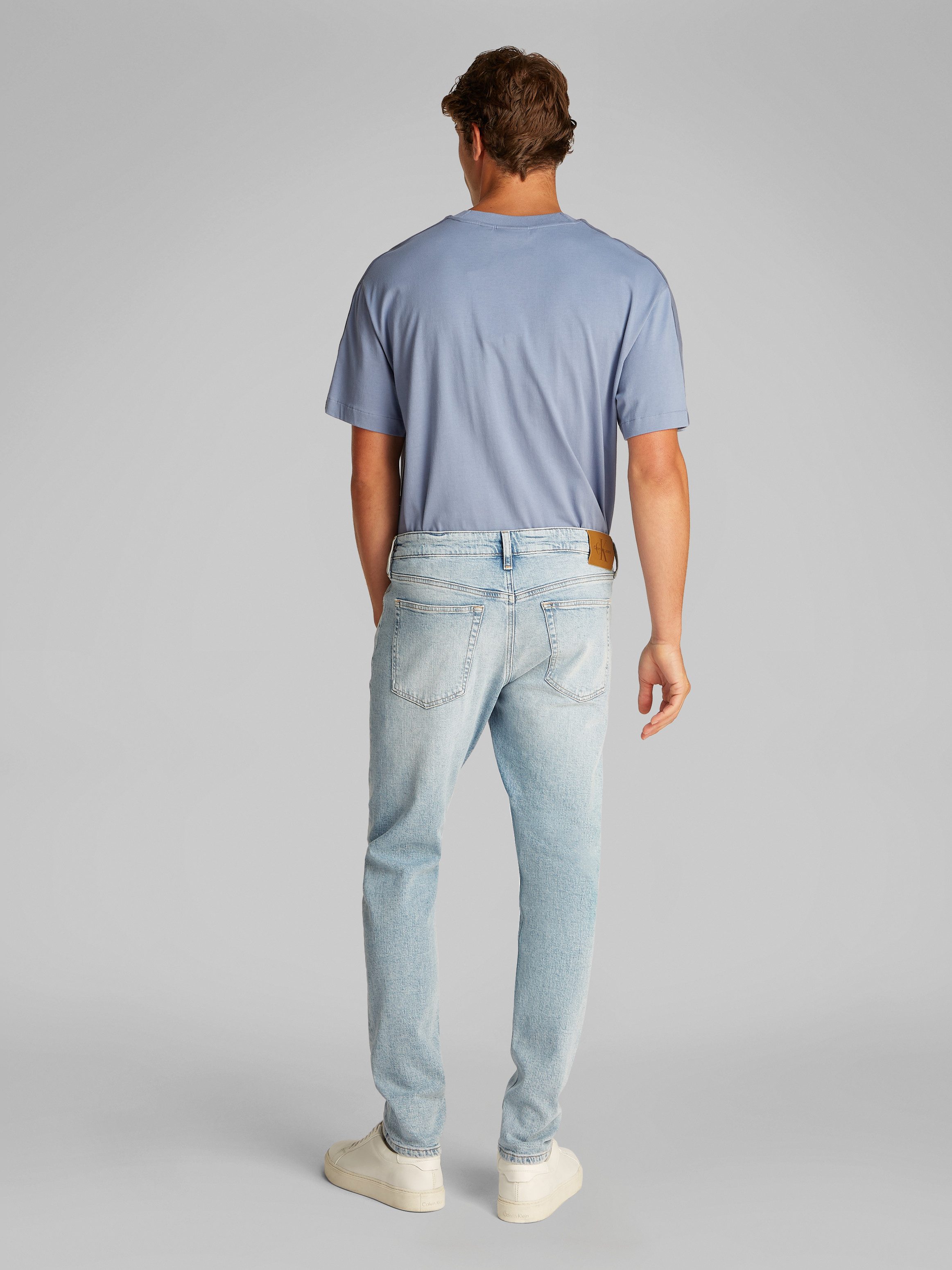 Calvin Klein Tapered jeans SLIM TAPER in lichtblauwe wassing