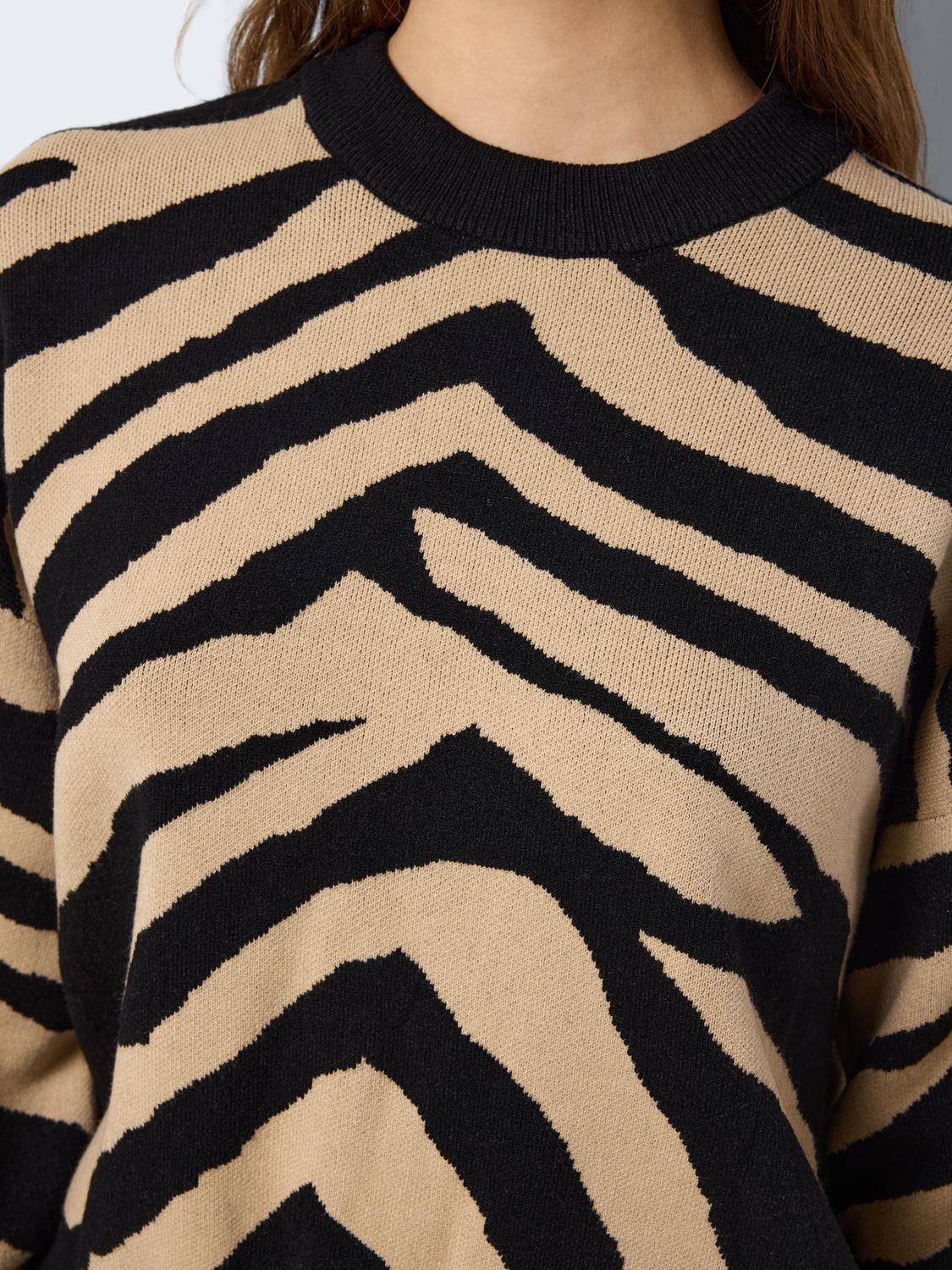 Noisy may Gebreide trui NMCHARLOTT L S O-NECK KNIT FWD NOOS