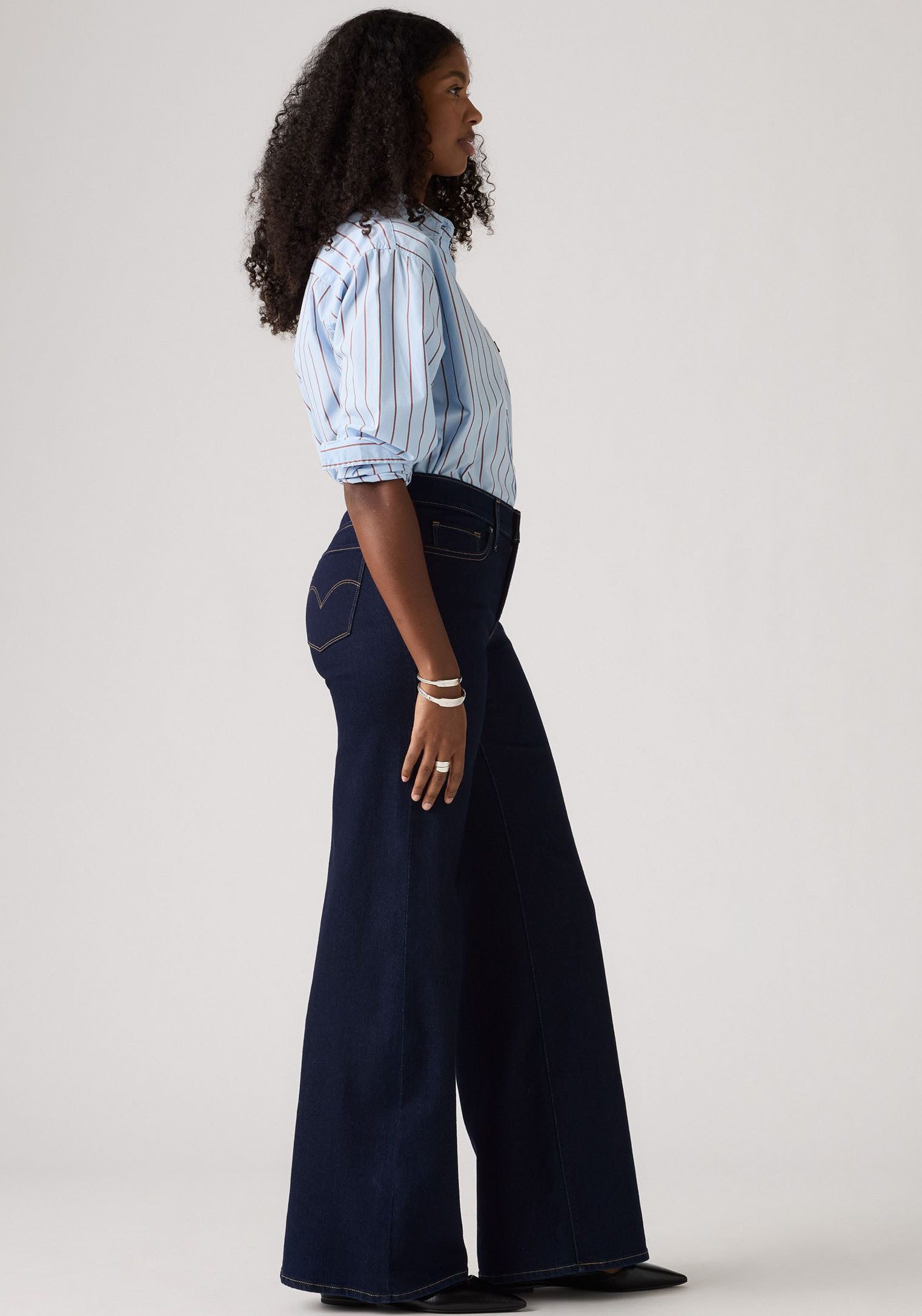Levi's® Wijde Jeans 318 SHAPING in five-pocketsstijl