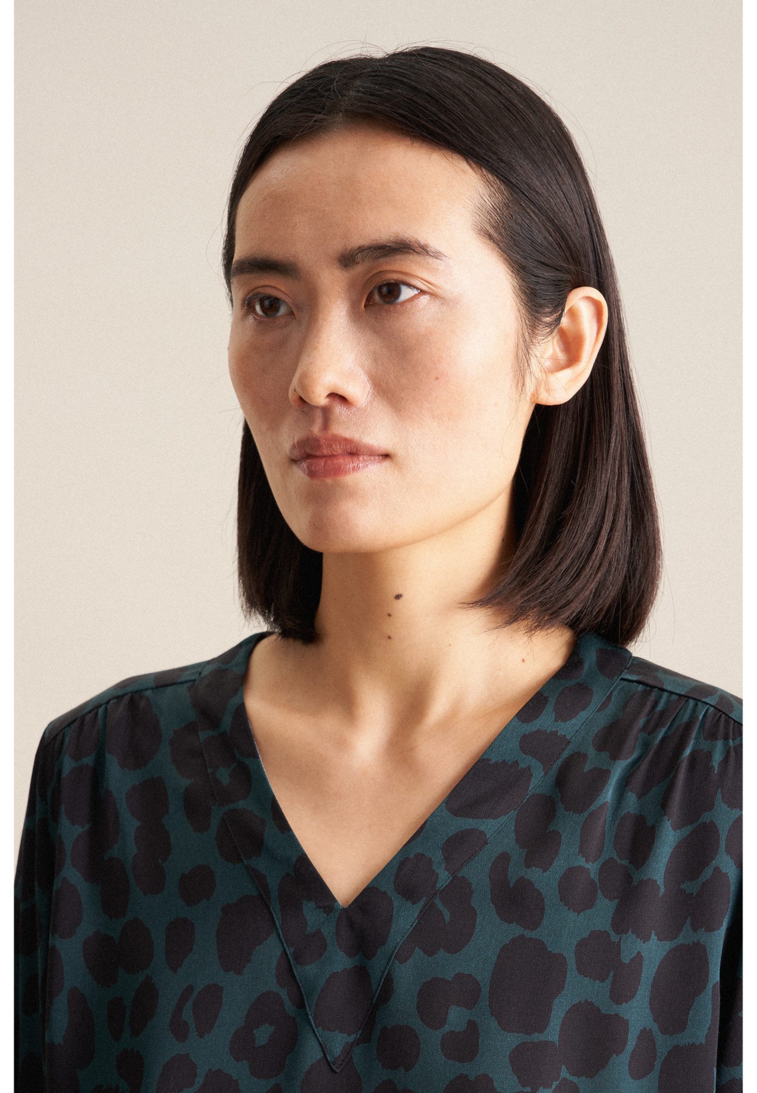 seidensticker Shirtblouse Zwarte roos Lange mouwen V-hals print