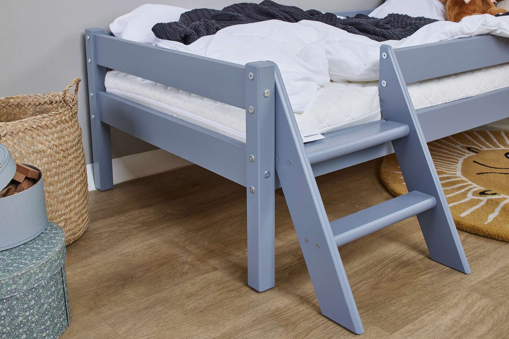 Lüttenhütt Kinderbed ECO One Kinderbed met valbeveiliging en ladder, keuze uit 3 kleuren en matrassen