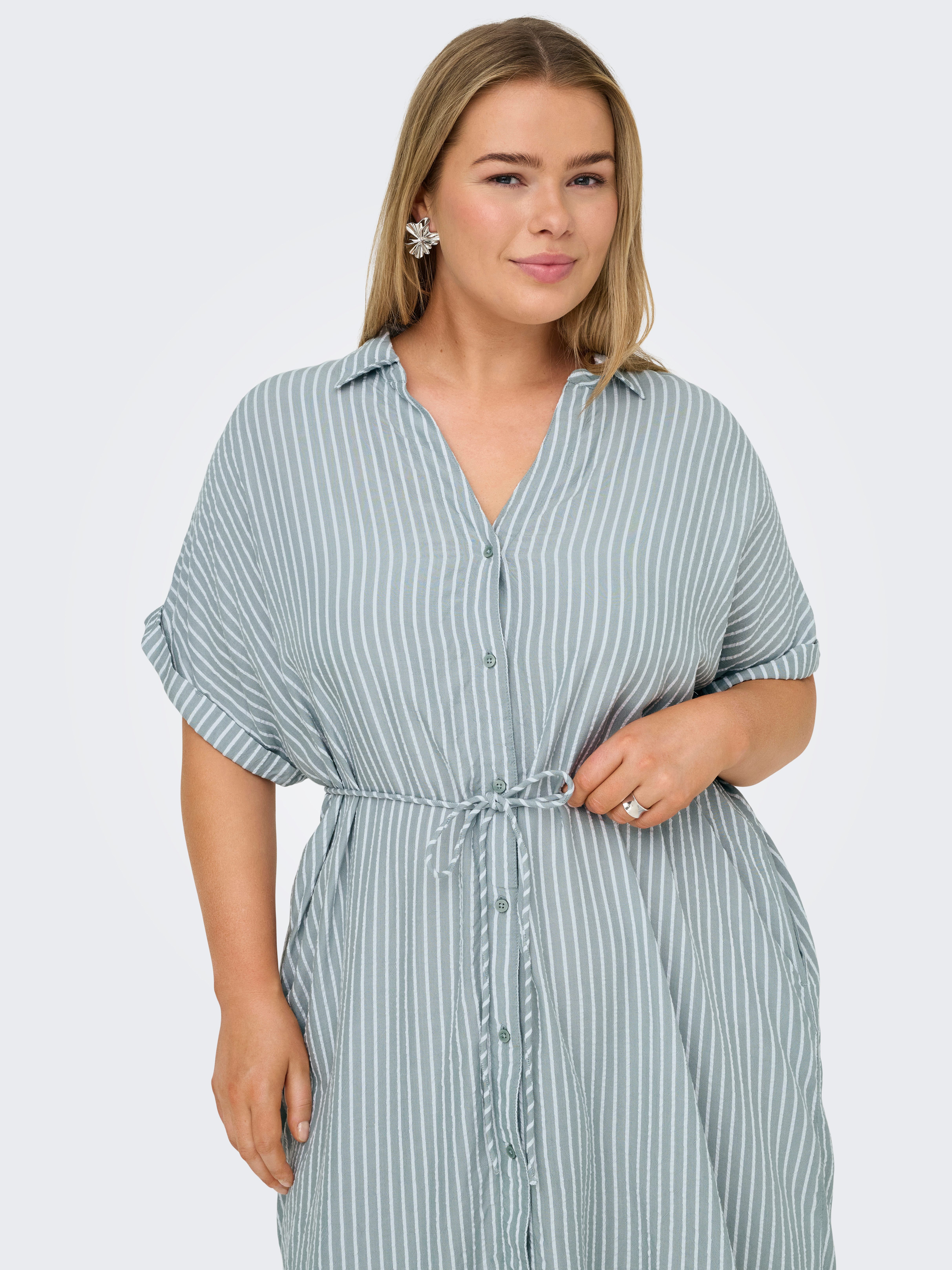 ONLY CARMAKOMA Zomerjurk CARPENNA S/S LOOSE KNEE DRESS AOP