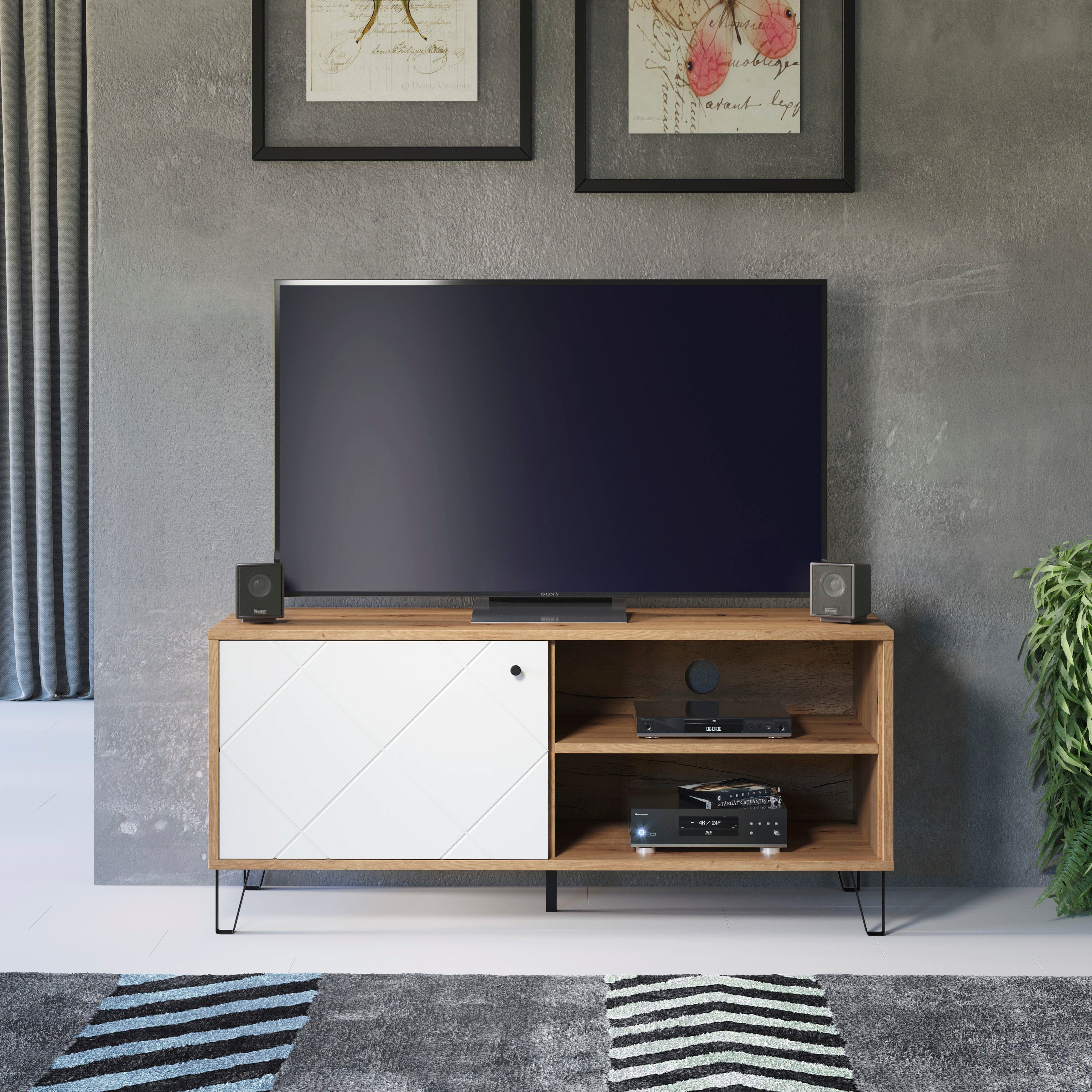 Places of Style Tv-meubel Tarragona TV-kast TV-lowboard met frezingen in ruitlook en praktische kabeldoorvoer