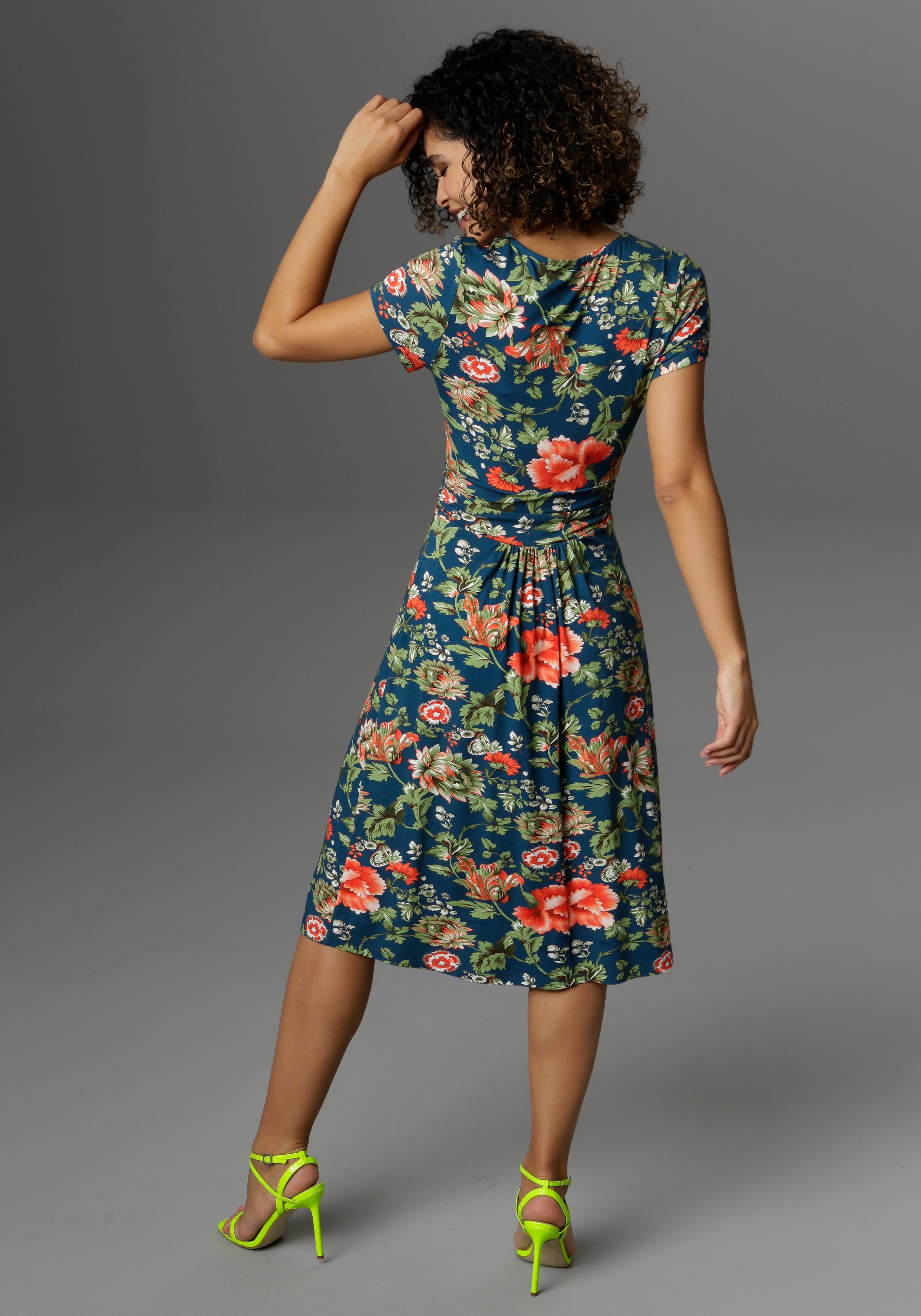 Aniston CASUAL Zomerjurk met kleurrijke bloemenprint