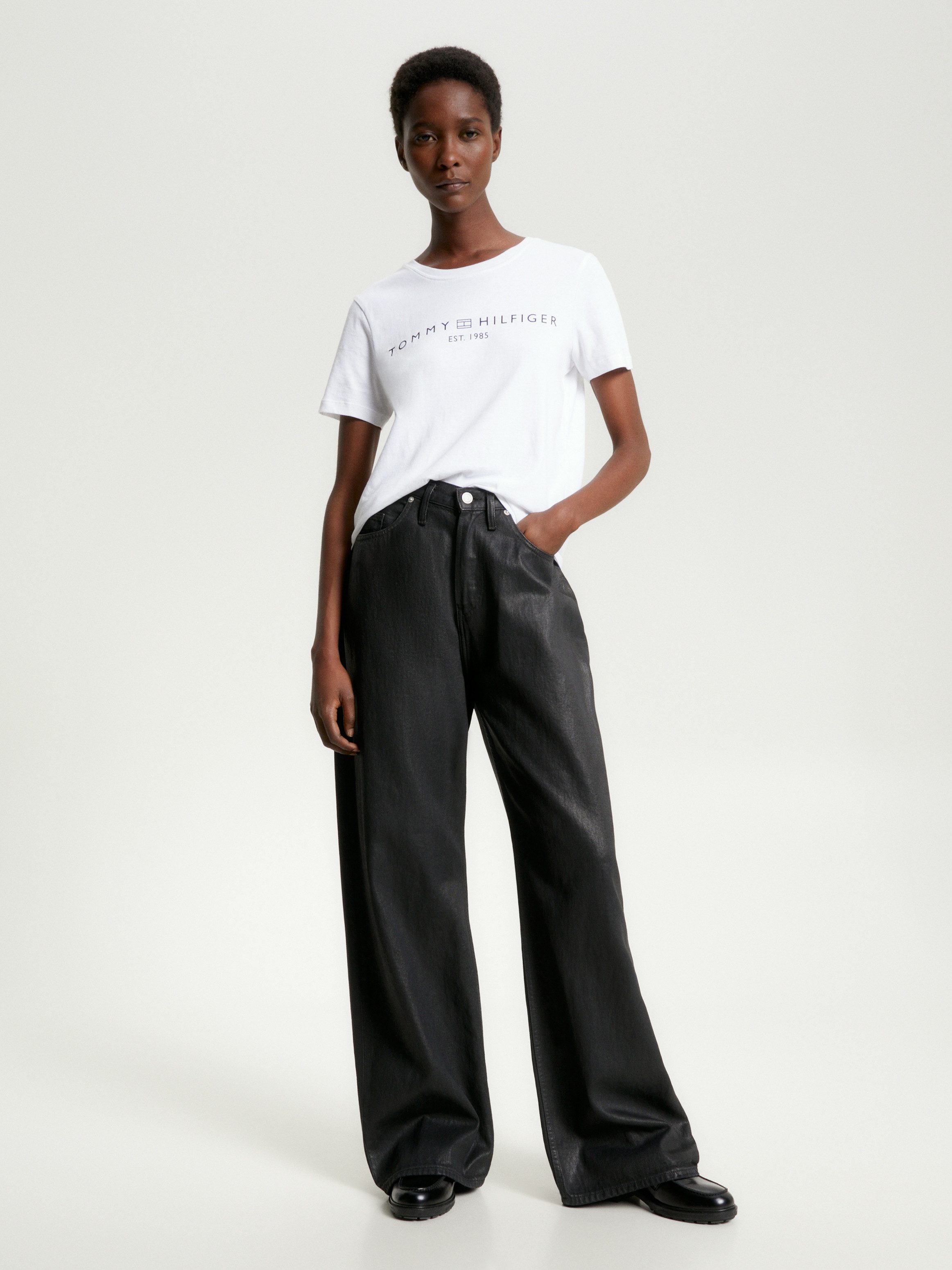 Tommy Hilfiger T-shirt REG CORP LOGO C-NK SS met een logo-opschrift