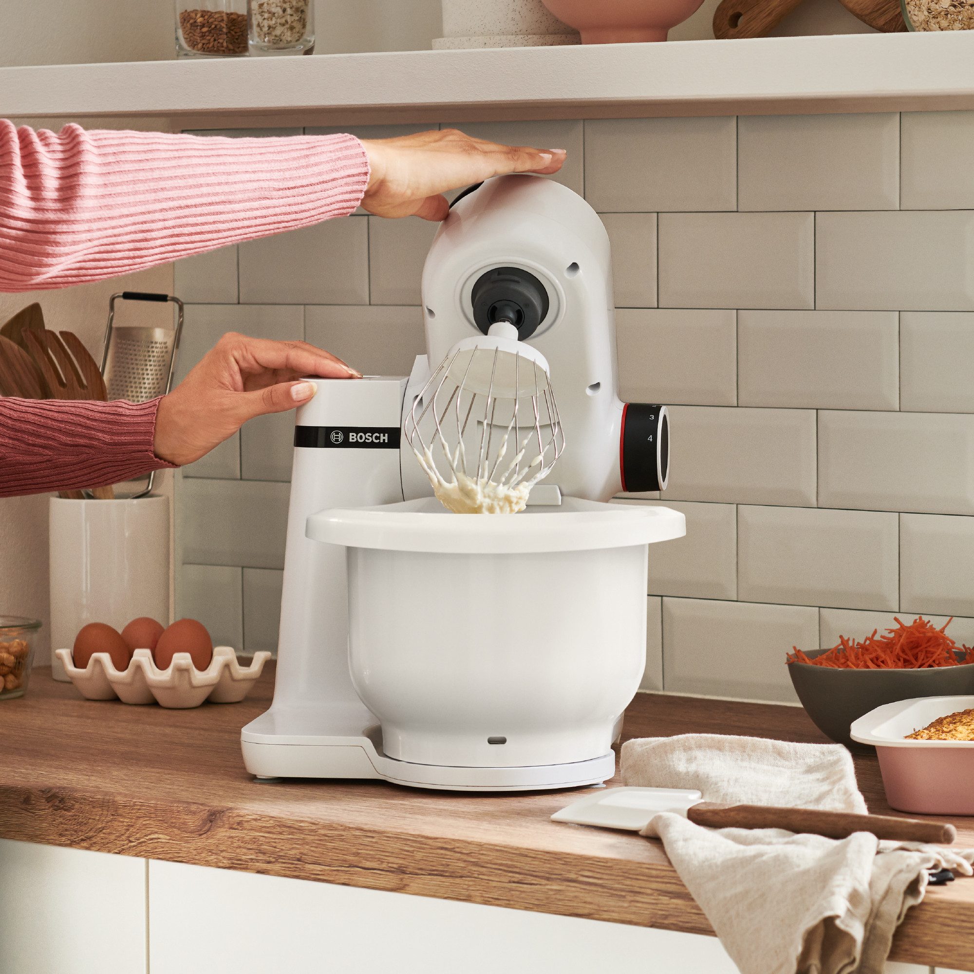 BOSCH Keukenmachine Serie 2 MUMSAW00, kunststof kom, wit Kneedhaak/mixer/slaghulp, roestvrij staal vaatwasmachinebestendig