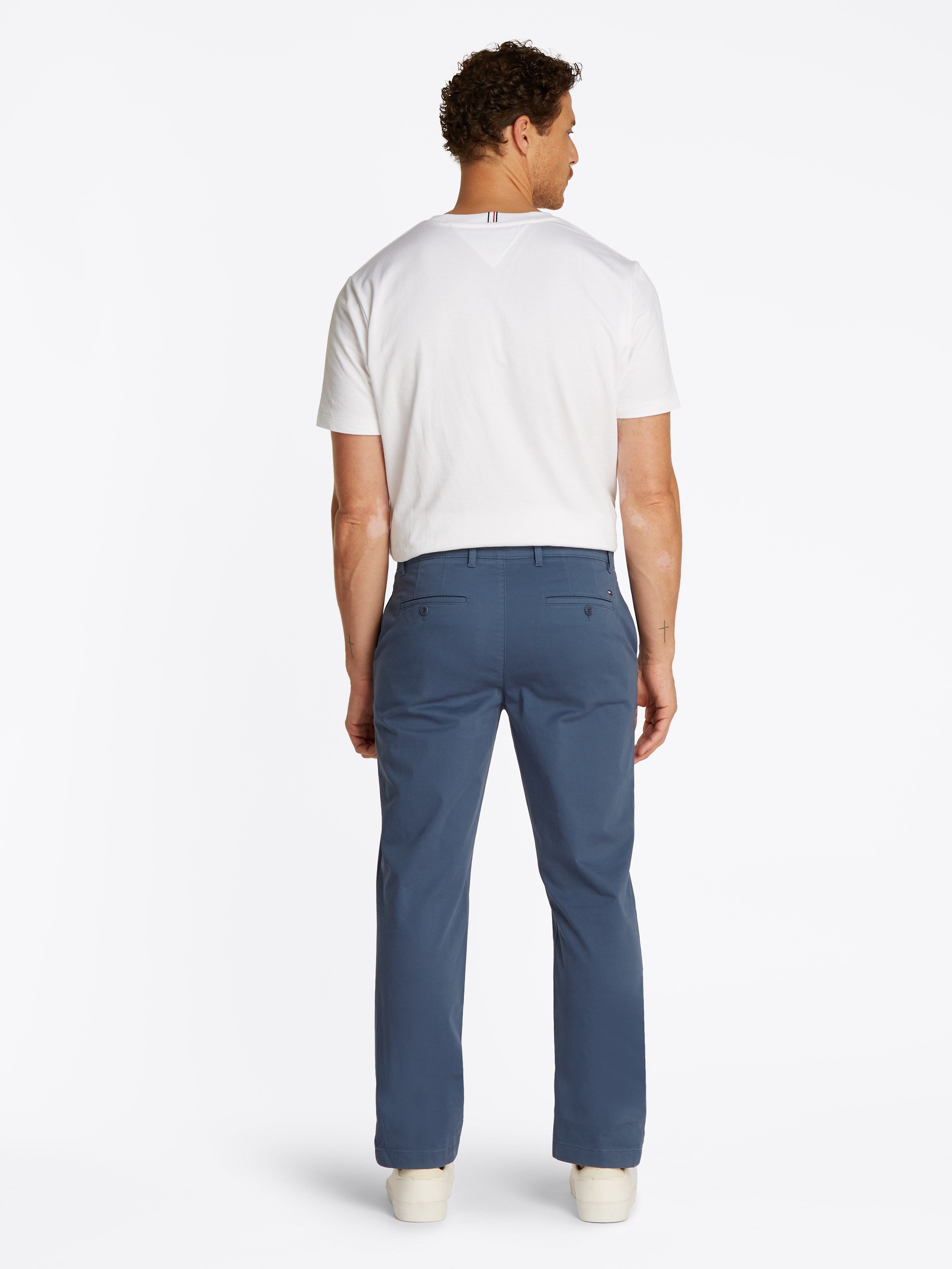 Tommy Hilfiger Chino DENTON CHINO SATIN met achterzakken met knoop logo-borduursel