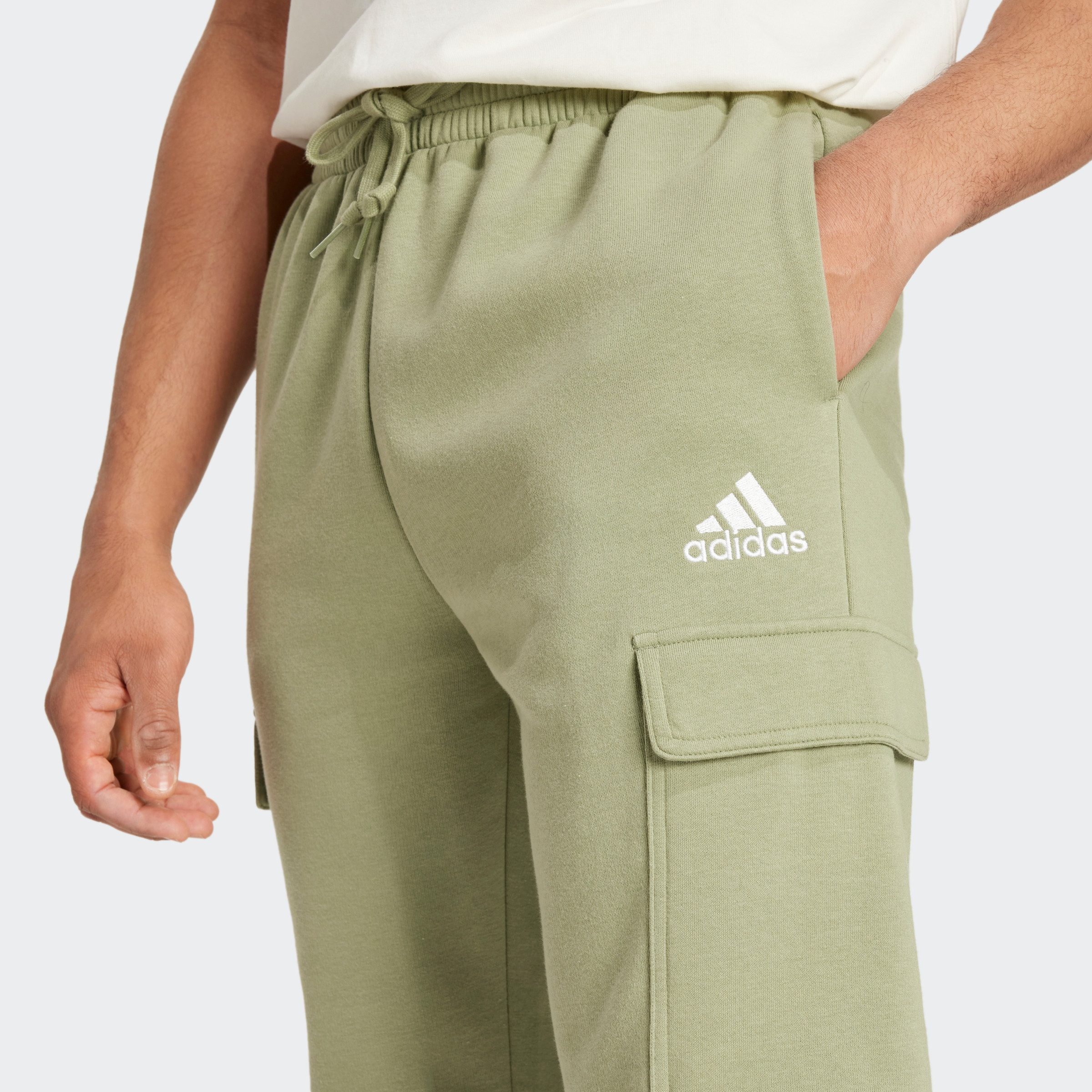 adidas Sportswear Sportbroek ESSENTIALS FLEECE REGULAR TAPERED CARGOBROEK (1-delig)