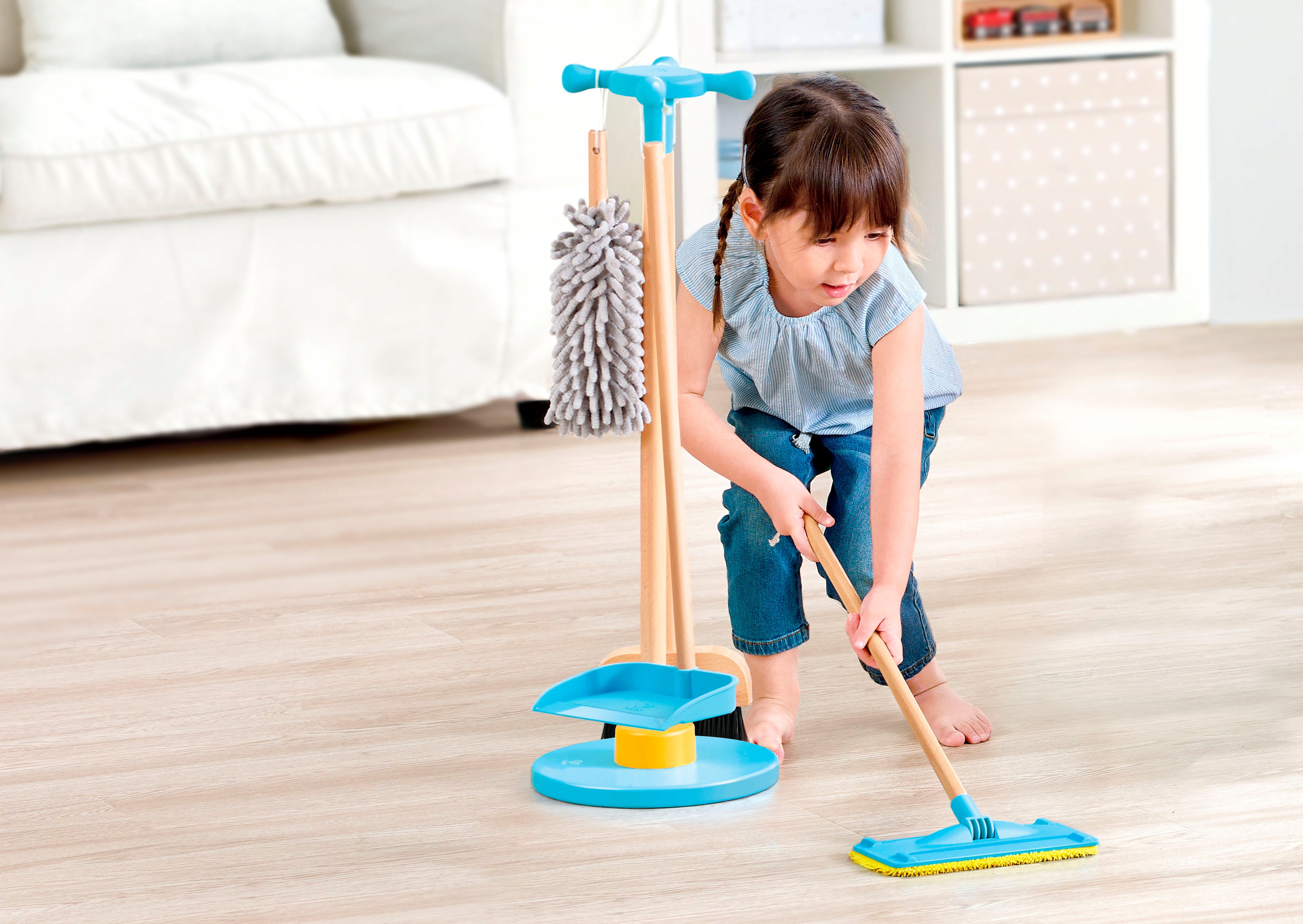 Hape Kinderbezem Speelgoed schoonmaakset met opbergstandaard (set, 6-delig)
