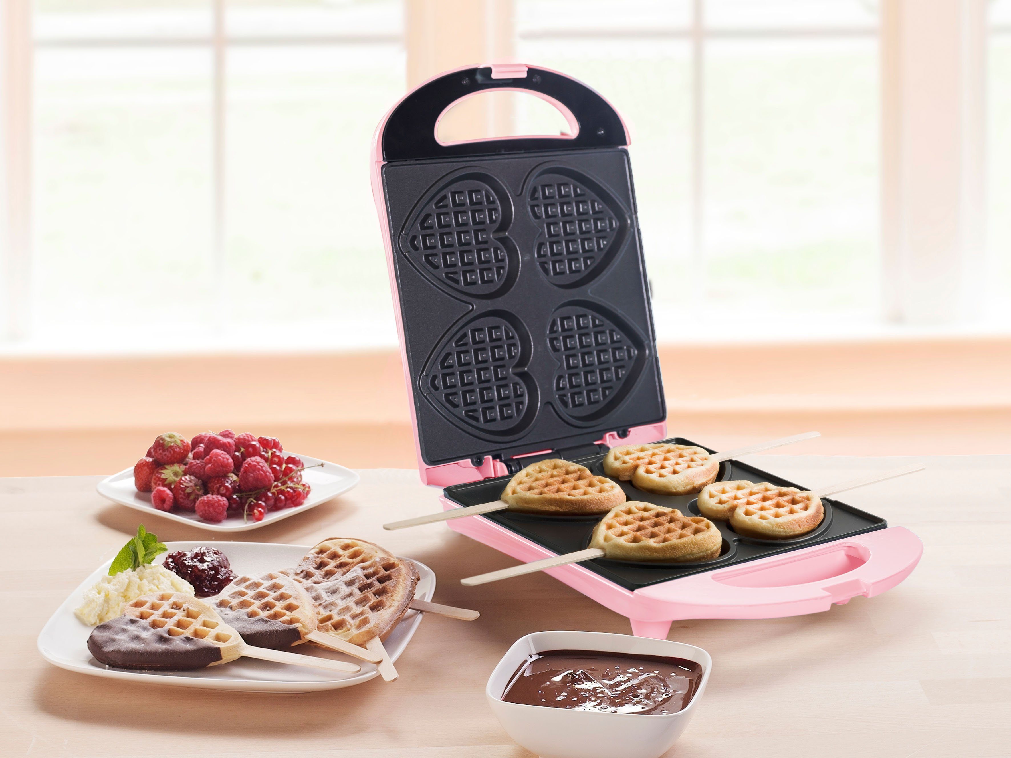 bestron Wafelijzer DSW271 voor hartwafels aan een stok voor hartvormige wafels aan een stokje, retrodesign