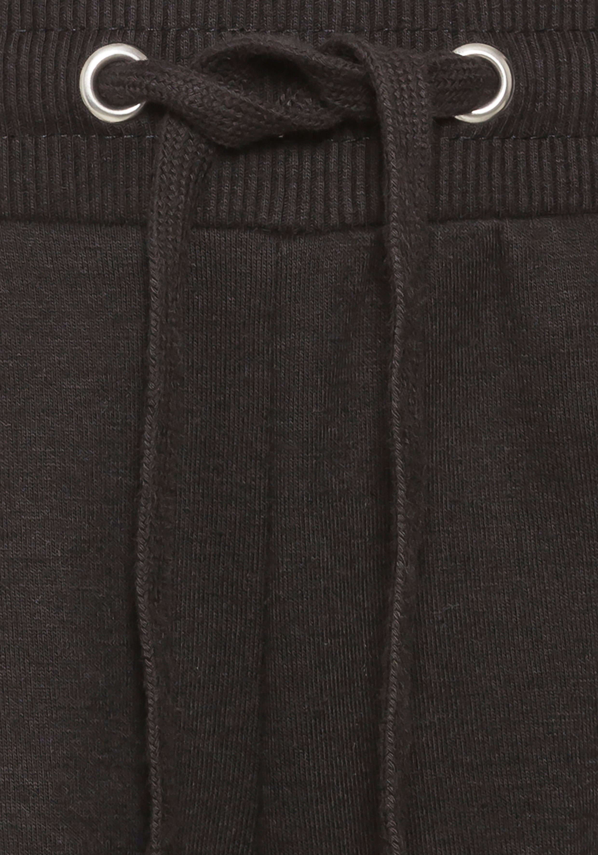 Vivance Sweatshort comfortabele korte loungebroek met zijzakken (1-delig)
