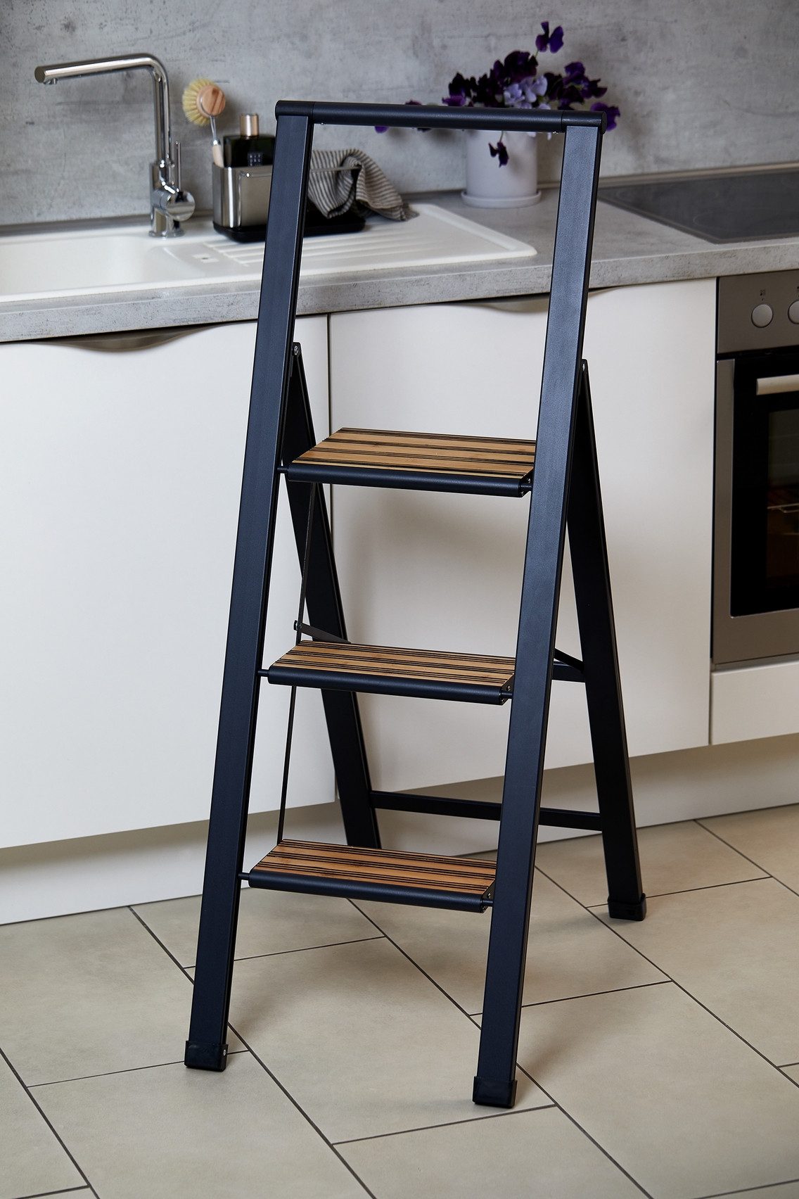 WENKO Huishoudtrapje Model Alu-Design Aluminium-design, XXL-treden, robuust aluminium in combinatie met bamboe