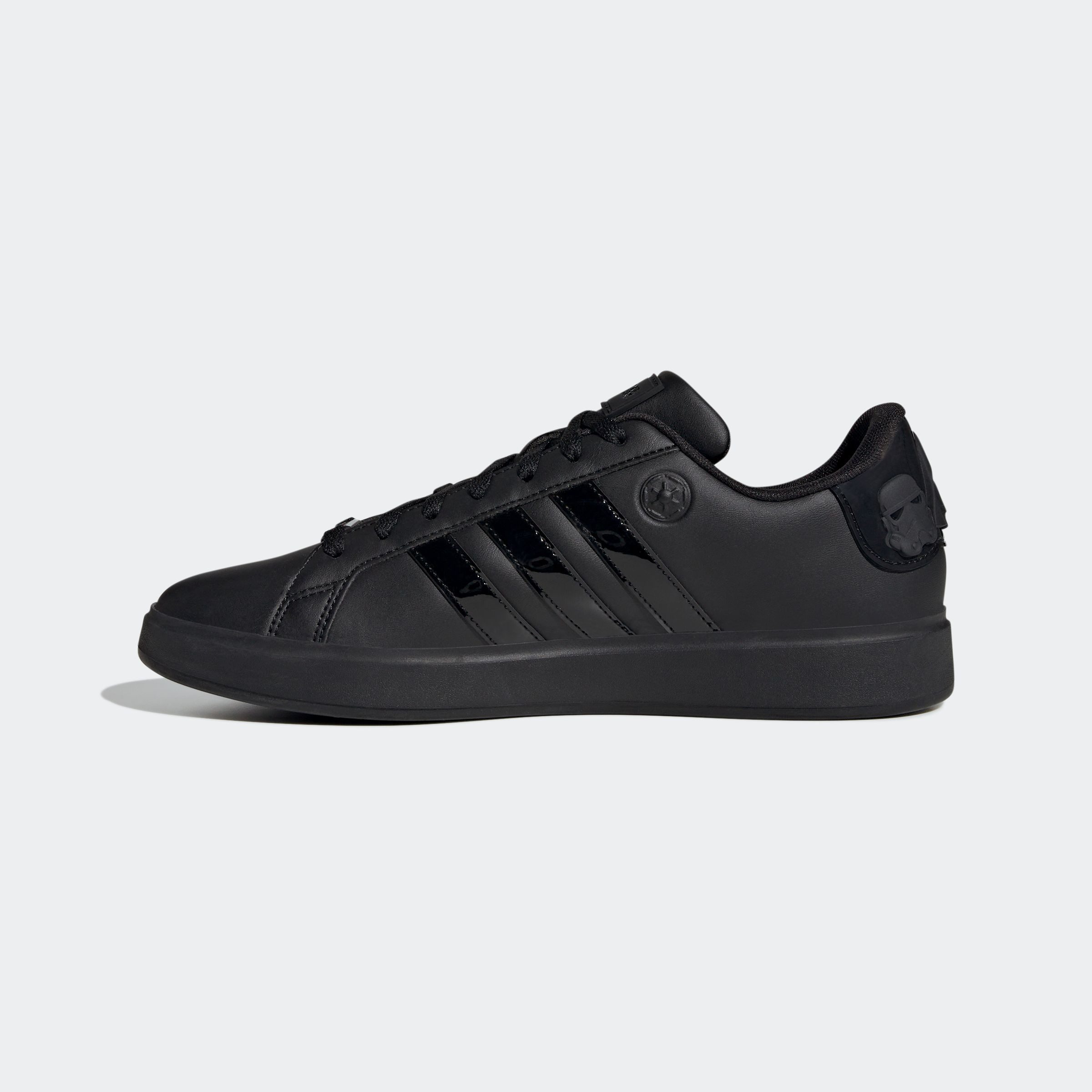 adidas Sportswear Sneakers ADIDAS STAR WARS GRAND COURT SCHOEN Design geïnspireerd op de adidas Superstar