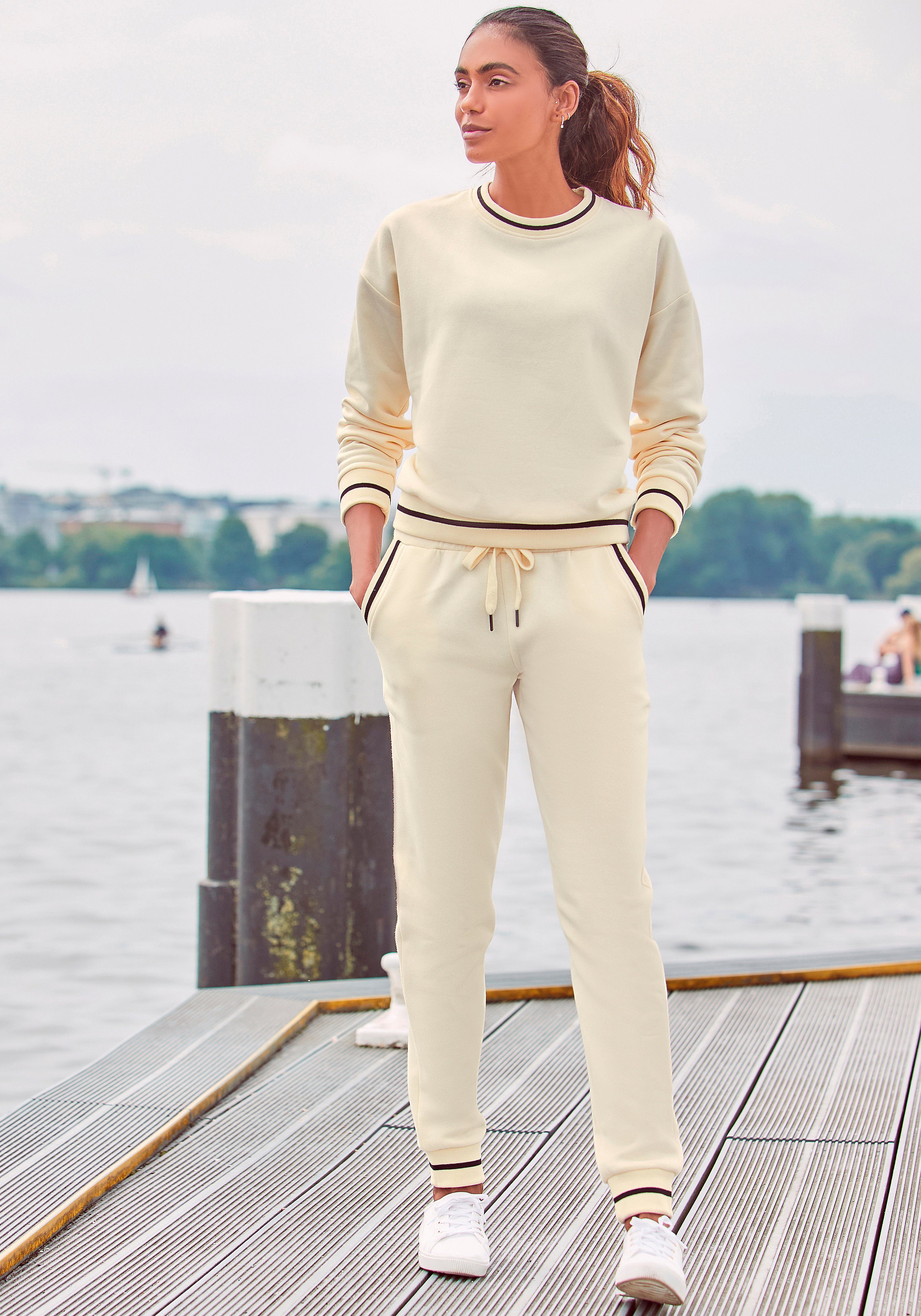 Lascana Sweatbroek met gestreepte ribboord, loungepak