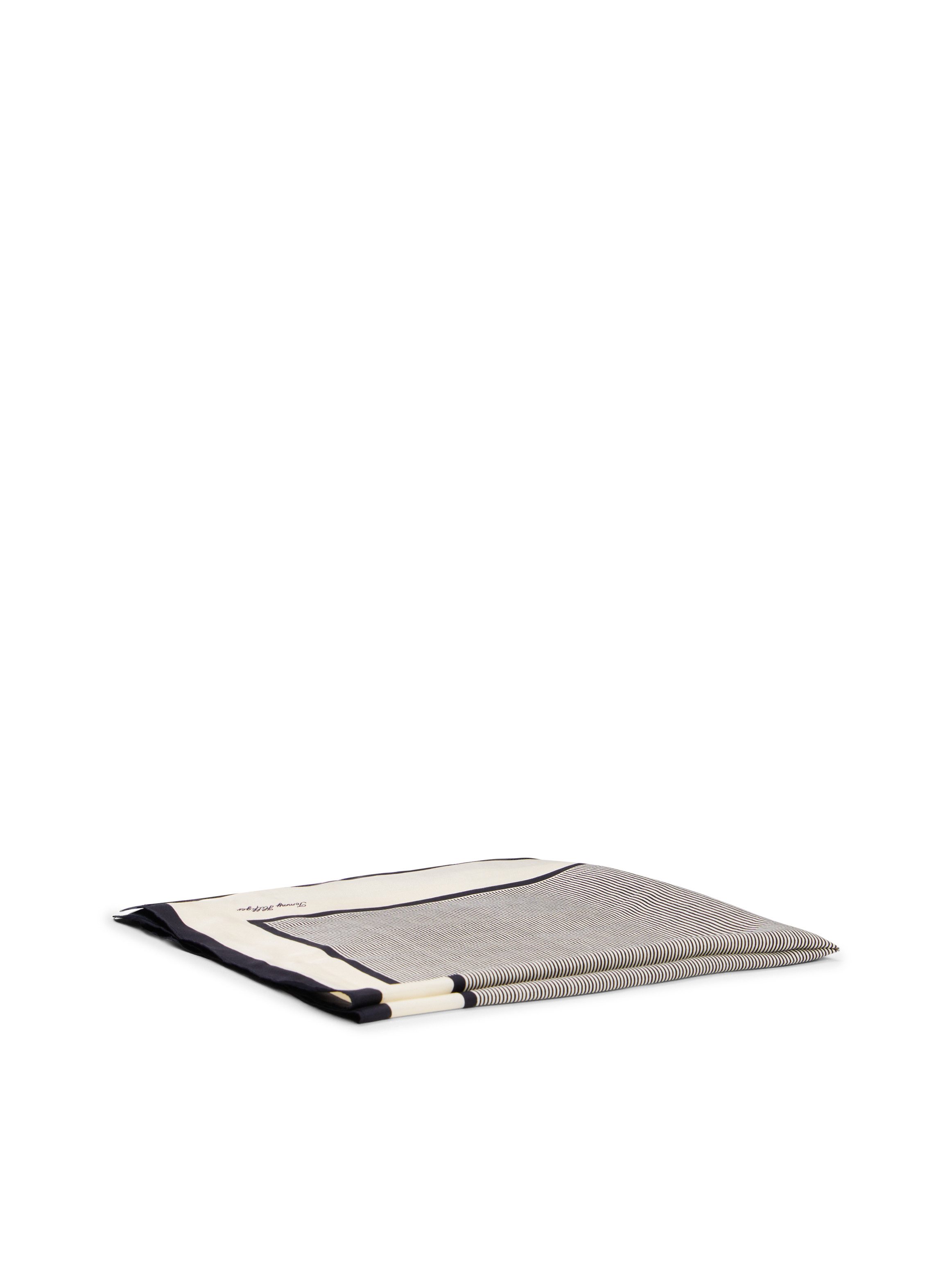 Tommy Hilfiger Modieus sjaaltje TH ELEVATED FLAG SILK SQUARE