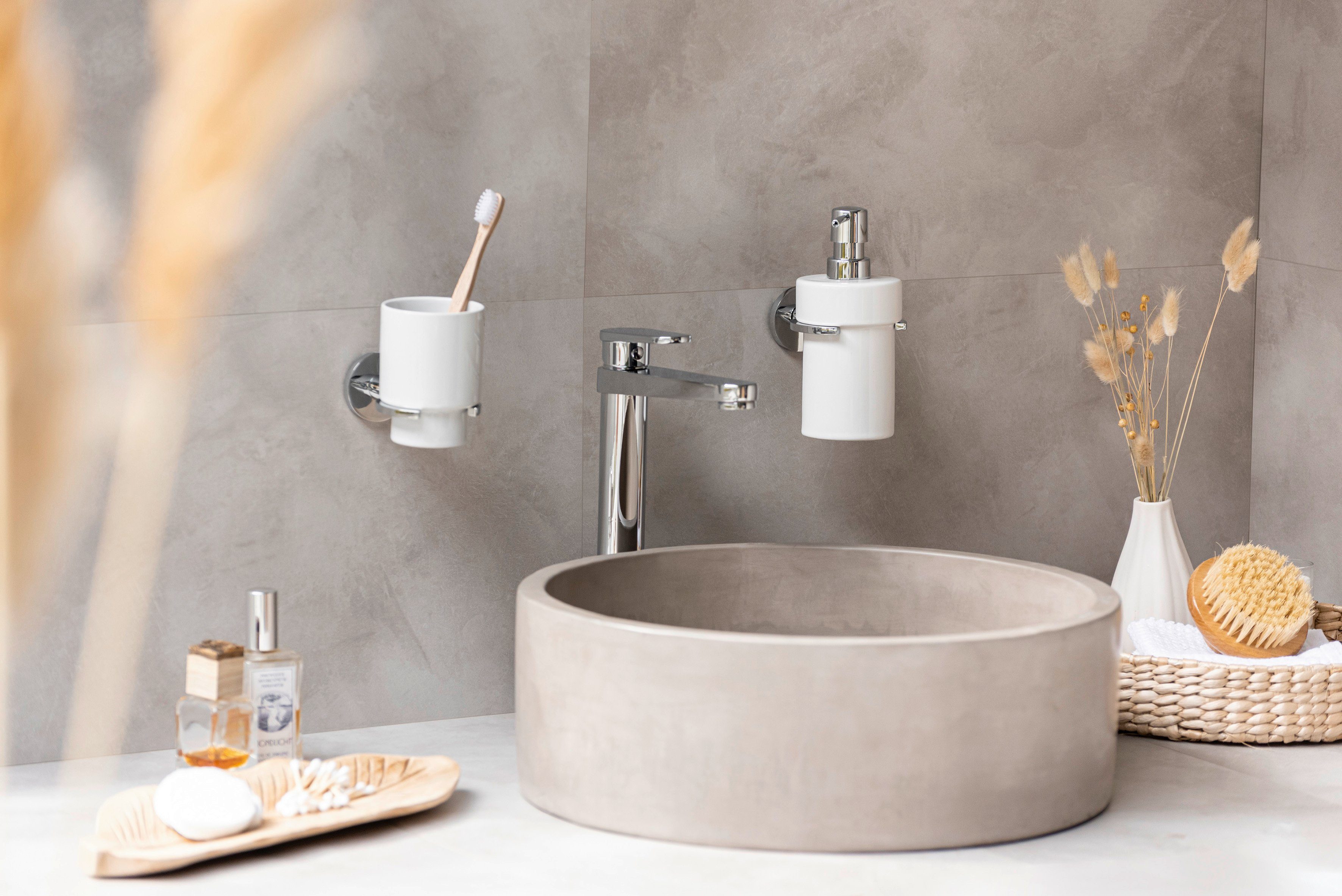 WENKO Poetsbeker UV-Loc® Isera bevestigen zonder boren met innovatief plaksysteem