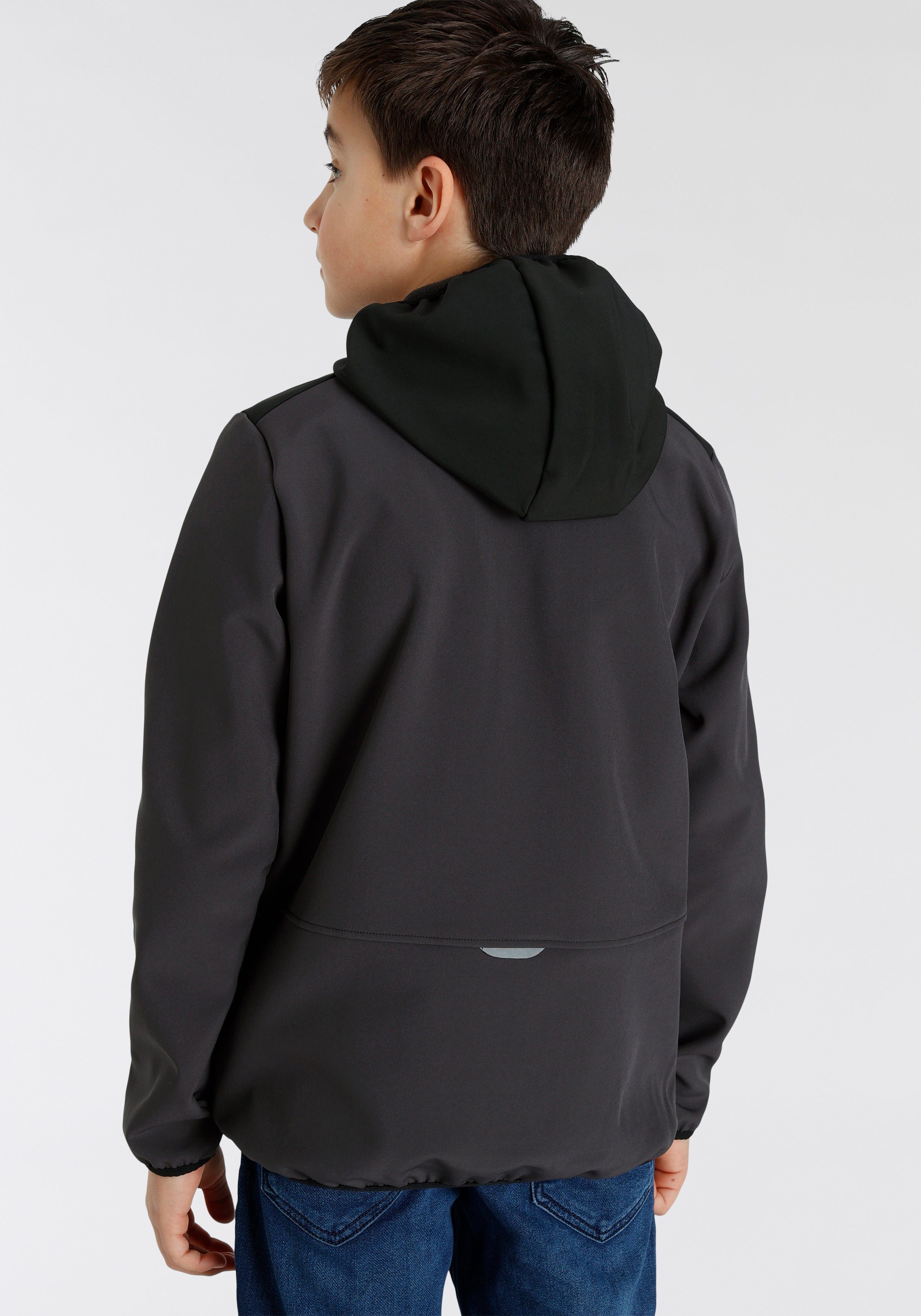 Jack Wolfskin Softshell-jack FOURWINDS JACKET KIDS met contrastkleurige details