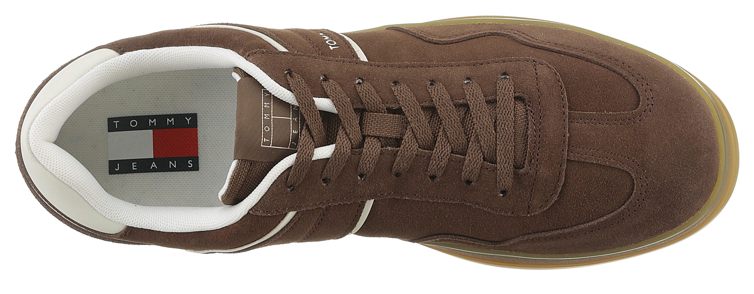 TOMMY JEANS Plateausneakers THE GREENWICH SUEDE , vrijetijdsschoen, halfschoen, veterschoen met gepolsterde schacht