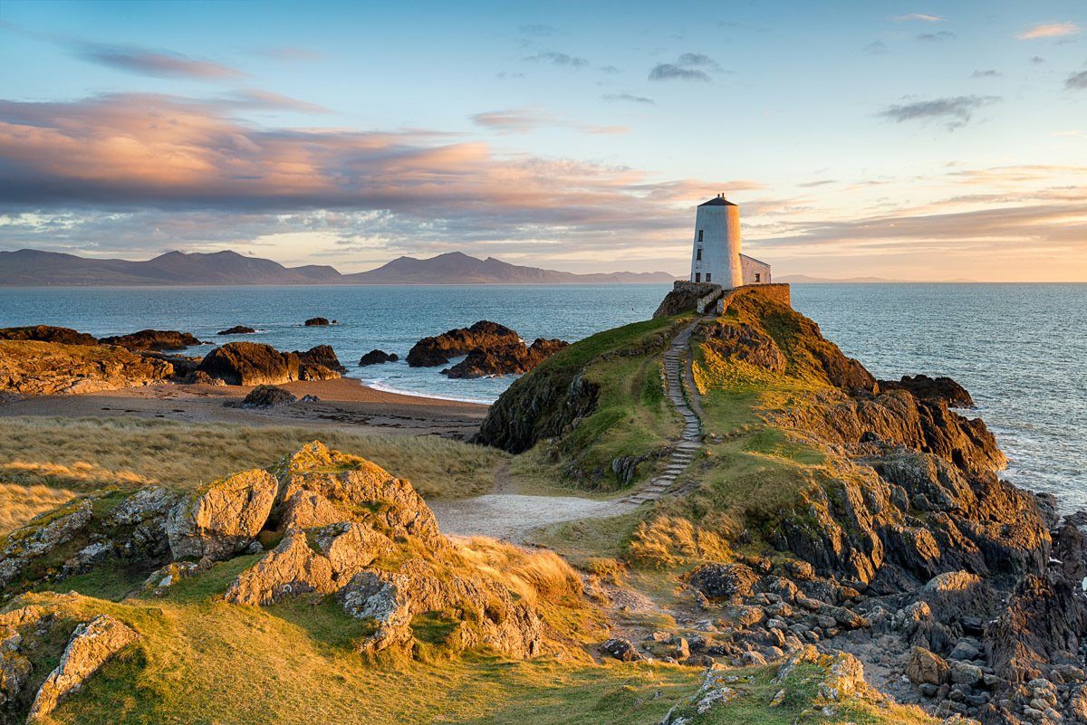 Papermoon Fotobehang Sonnenuntergang bei Ynys Llanddwyn