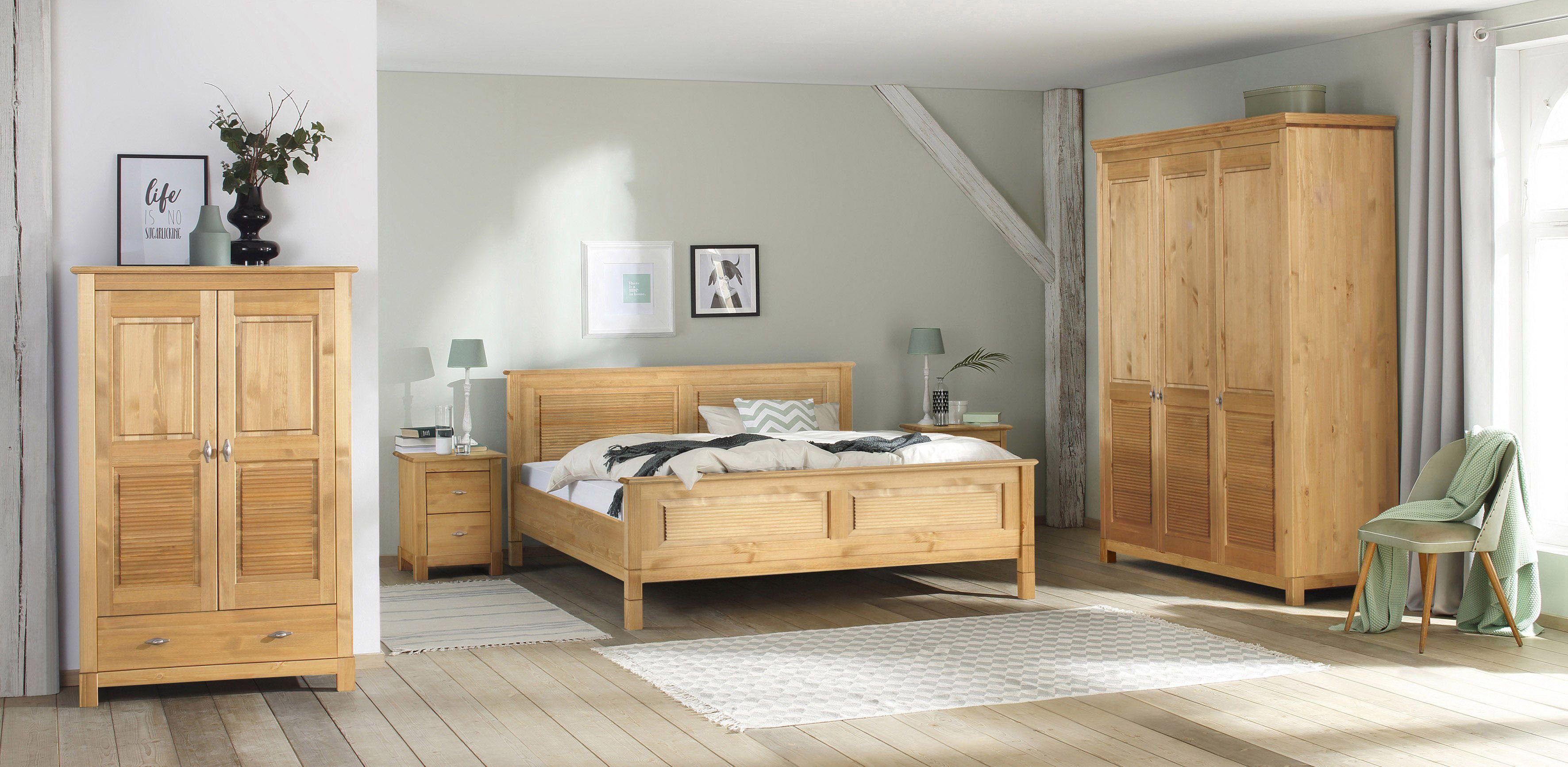 Home affaire Kledingkast Rauna, met lamellen en kassetten, klassiek landelijke stijl, rustiek massief grenen, metalen handgrepen, meerdere varianten, tijdloos design