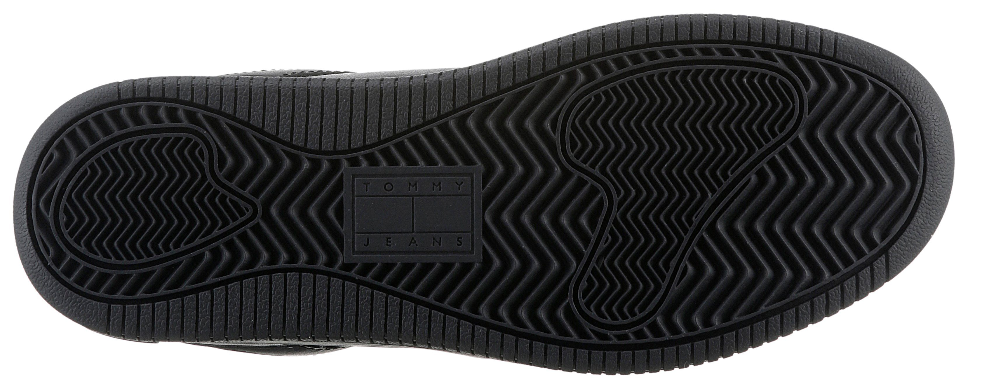 TOMMY JEANS Plateausneakers TJW RETRO BASKET ESS vrijetijdsschoen, lage schoen, veterschoen met zijlogo-vlag