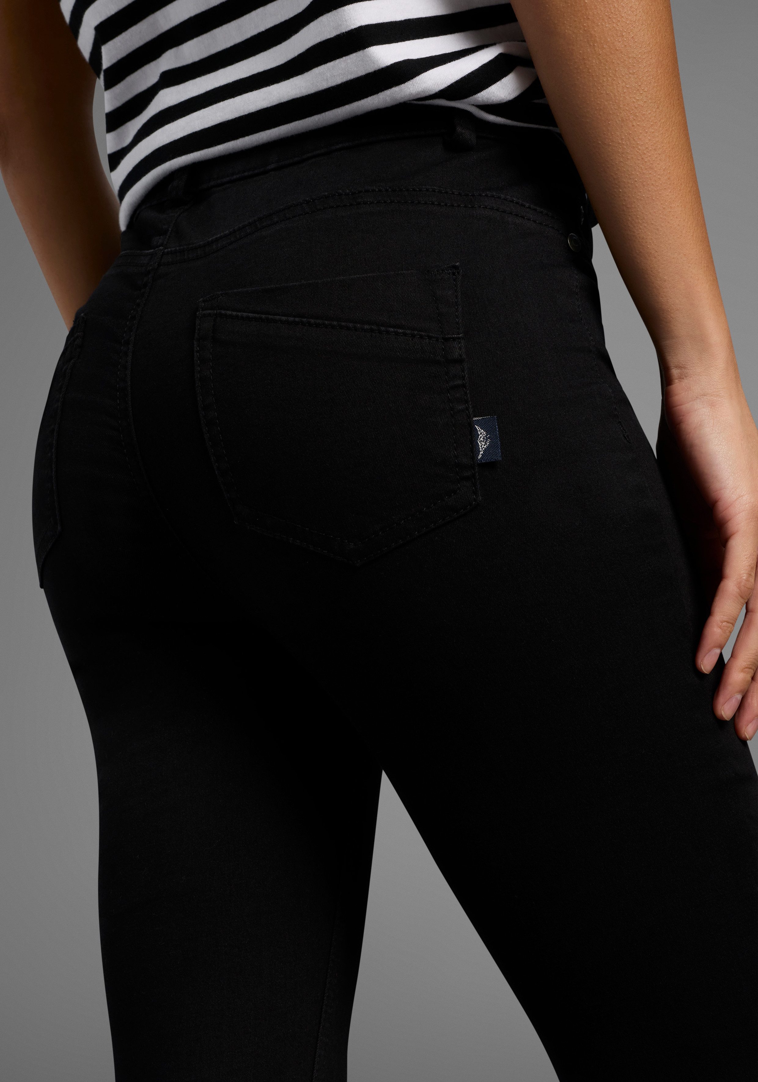Arizona Bootcut jeans Ultra Stretch uitlopende pasvorm, used-wassing, hoge taille