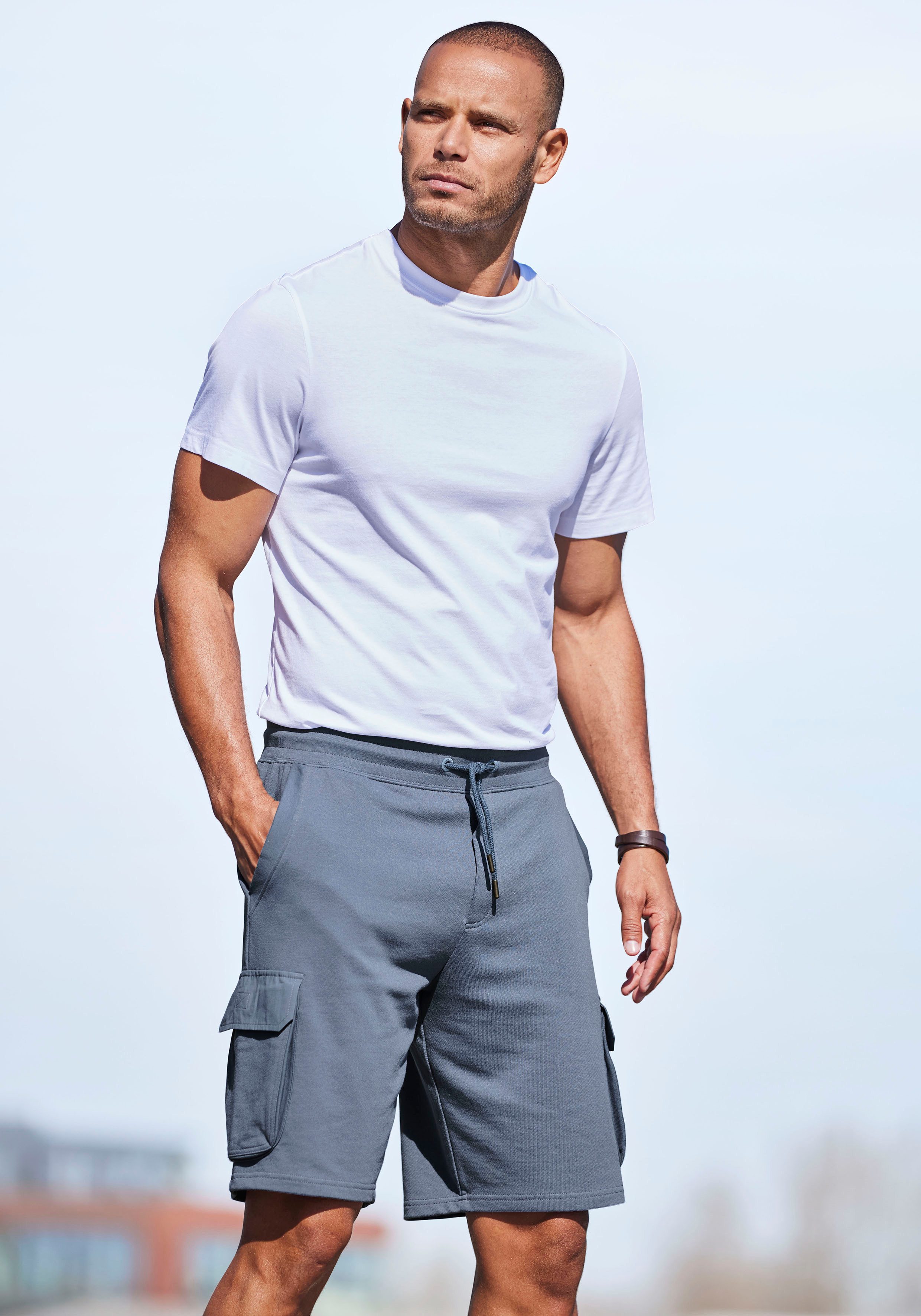 AUTHENTIC LE JOGGER Sweatshort Cargozakken met webdetails
