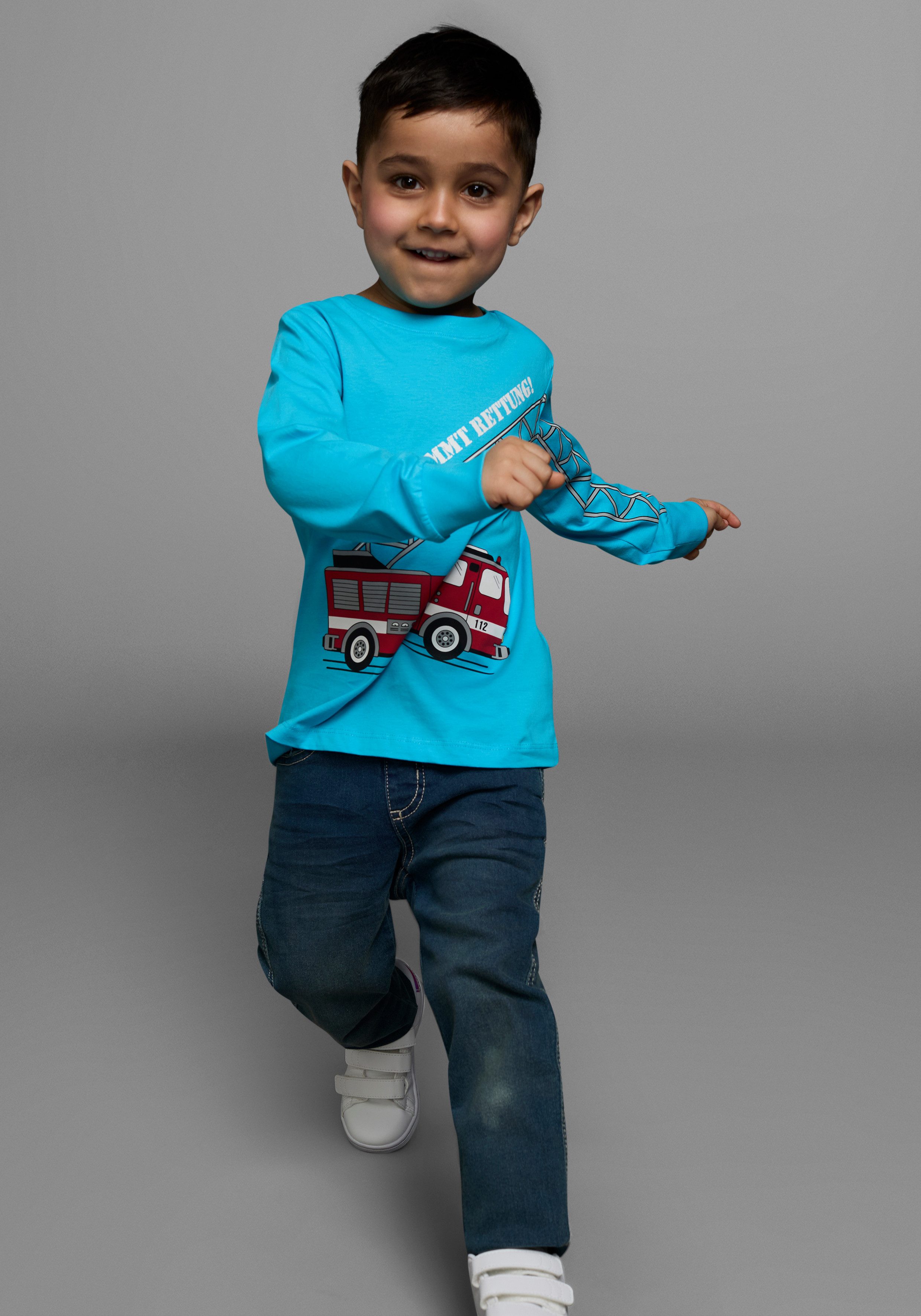 KIDSWORLD Shirt met lange mouwen HIER KOMMT RETTUNG Lange mouwen, basic pasvorm, frisse print