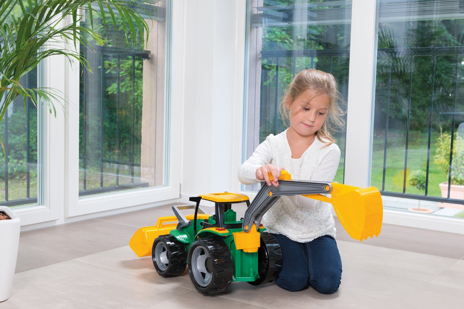 Lena® Speelgoed-tractor Giga Trucks met graafarm en voorlader, made in europe