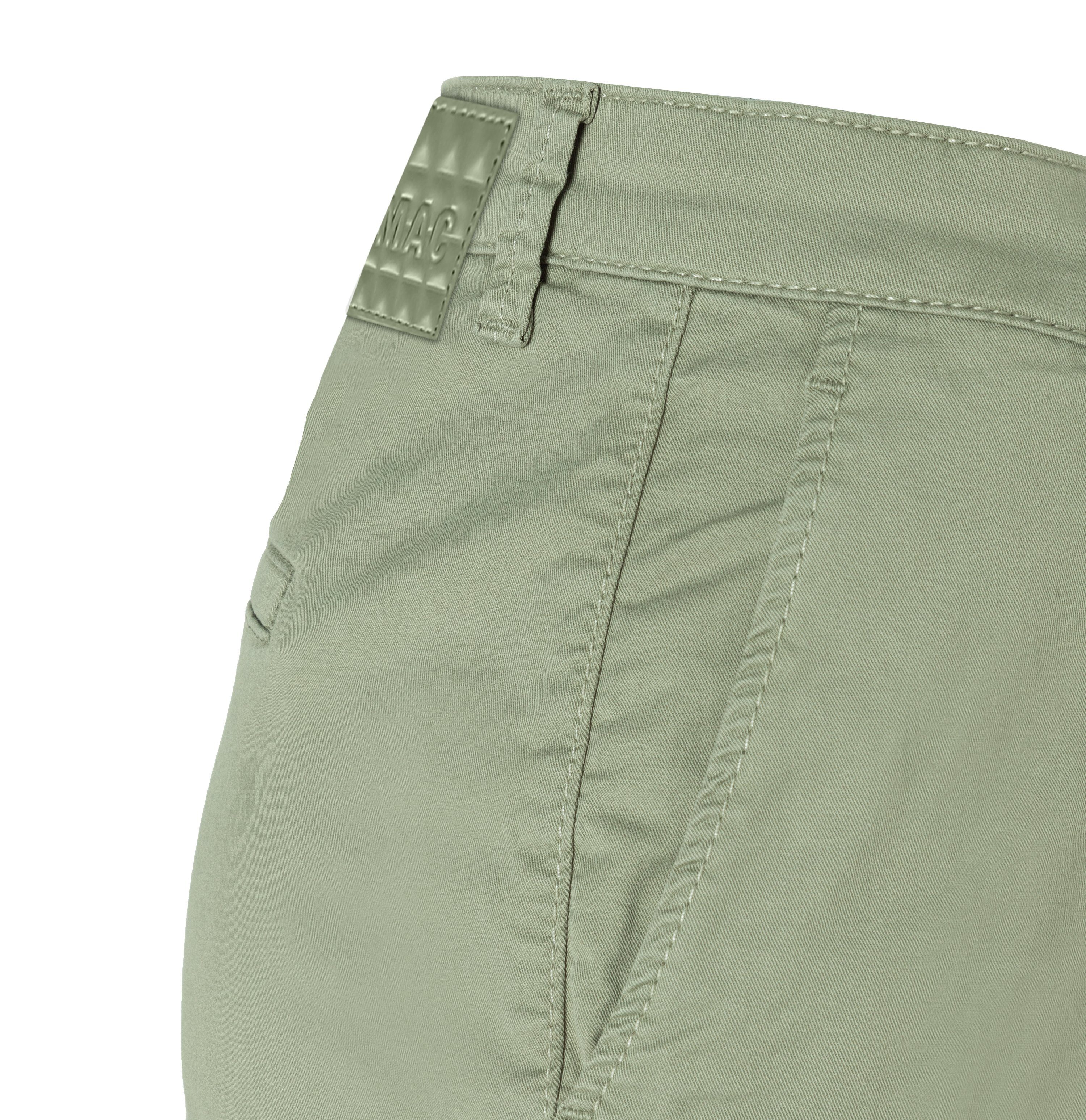MAC Chino turn up met subtiele glans, elegant en sportief tegelijk