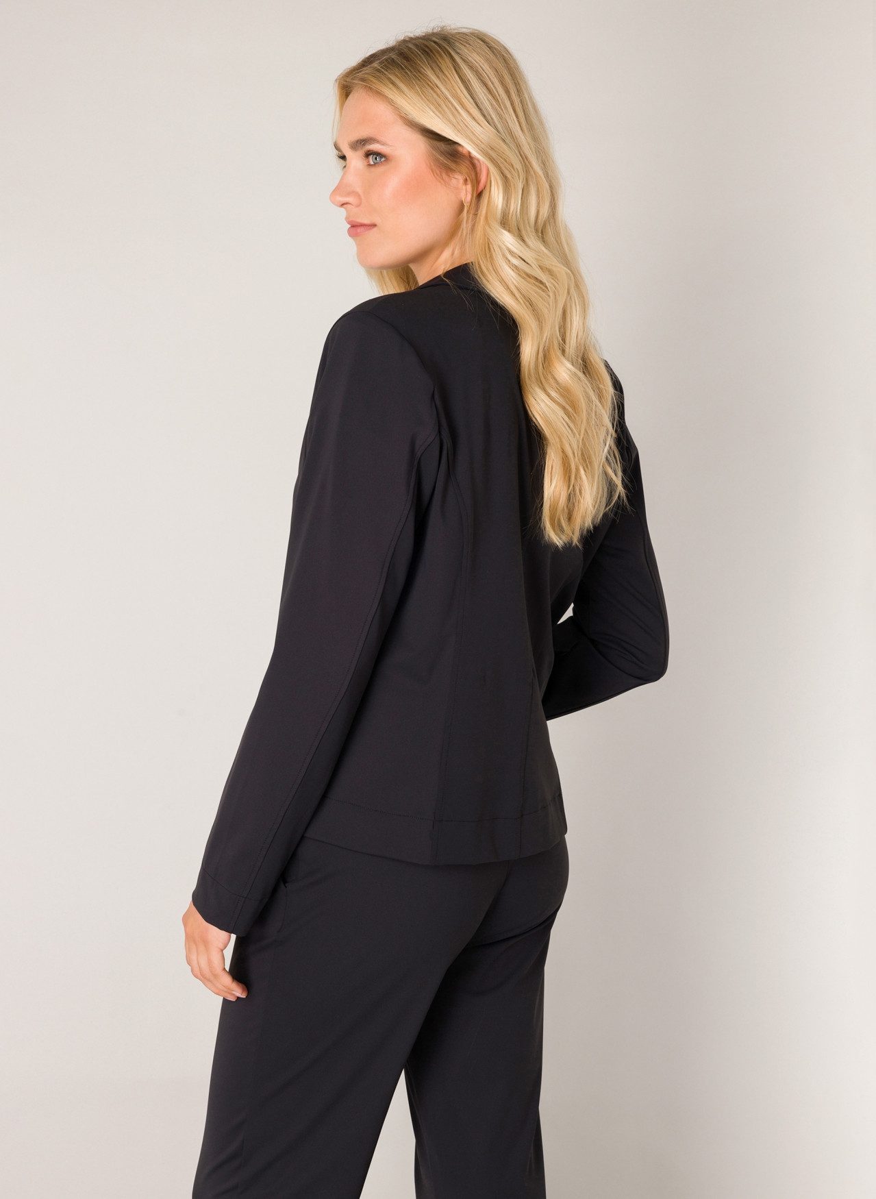 Base Level Jasje Thea met stretch