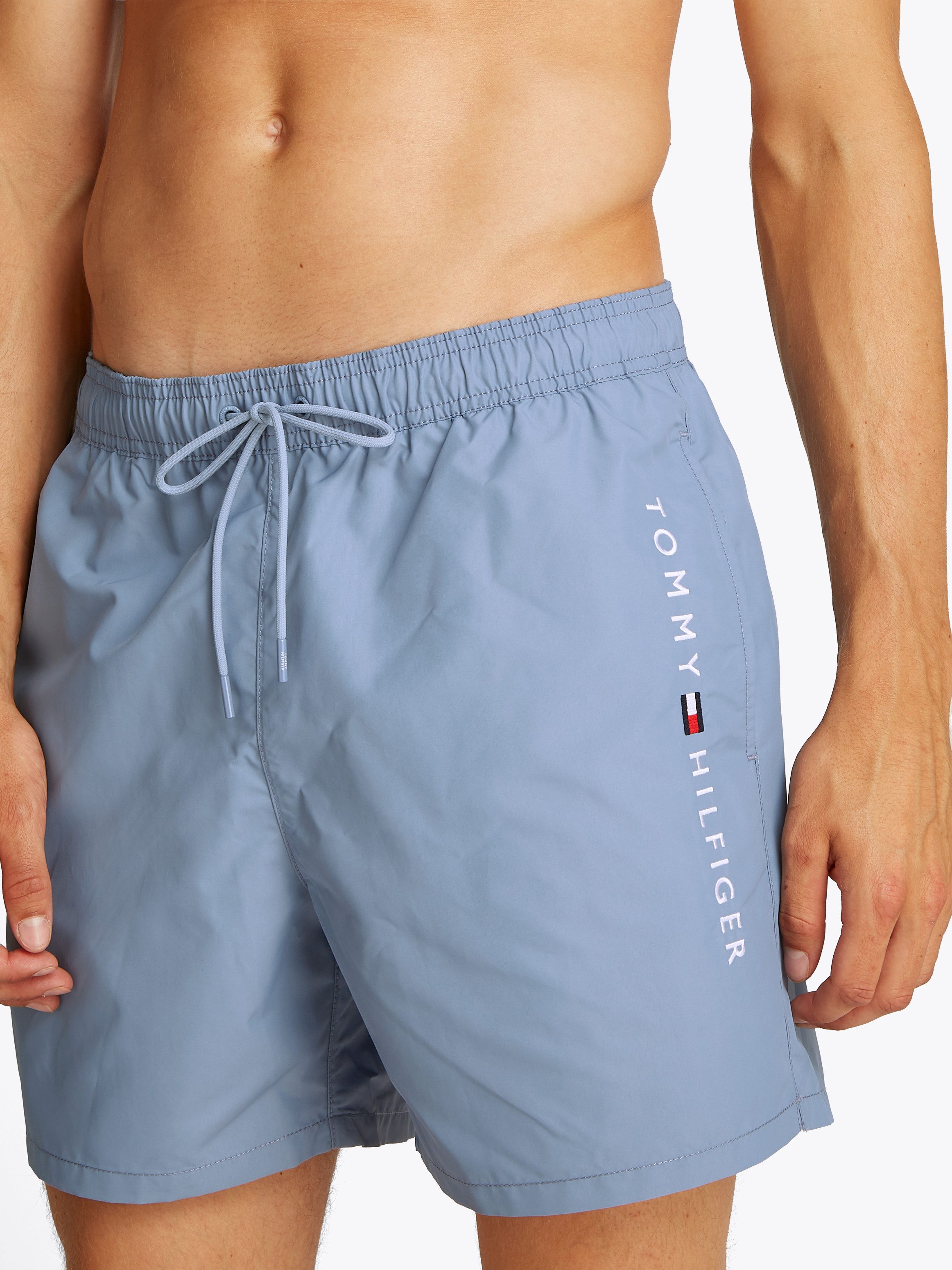 Tommy Hilfiger Swimwear Zwemshort MEDIUM DRAWSTRING met logoborduring op de heup