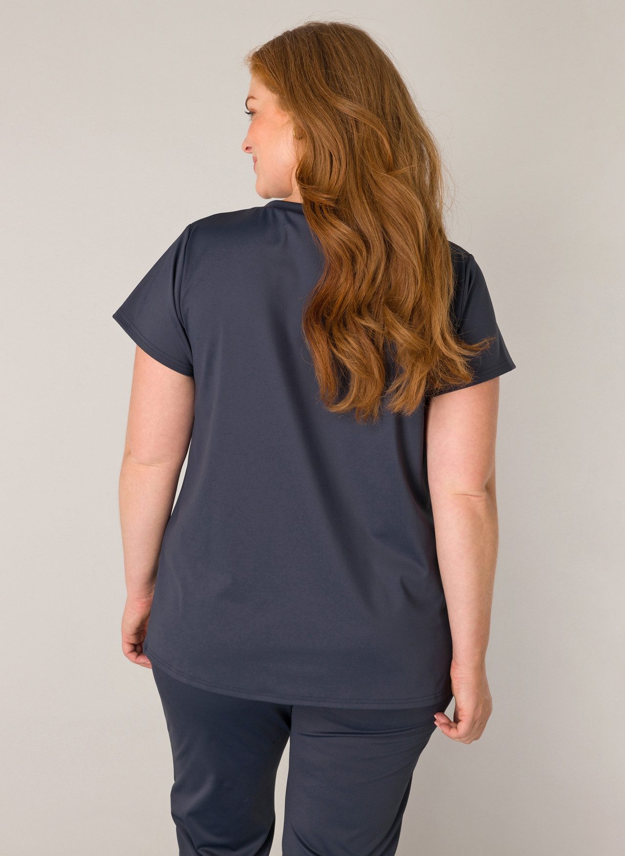 Base Level Curvy Shirt met V-hals Lilly met stretch