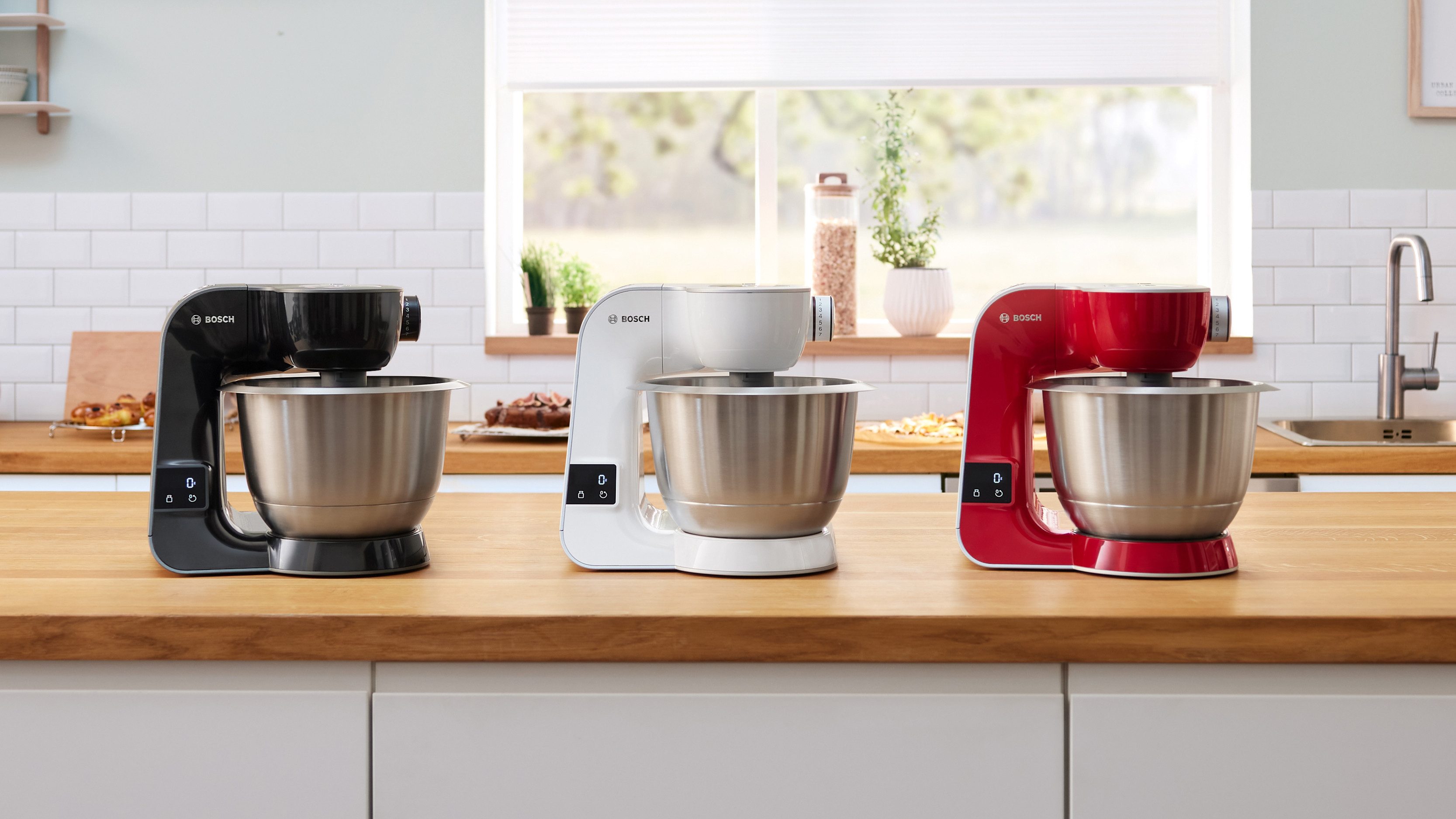 BOSCH Keukenmachine Serie 4 MUM5X720, geïntegreerde weegschaal, continu rasp- en snijapparaat, mixer, rood