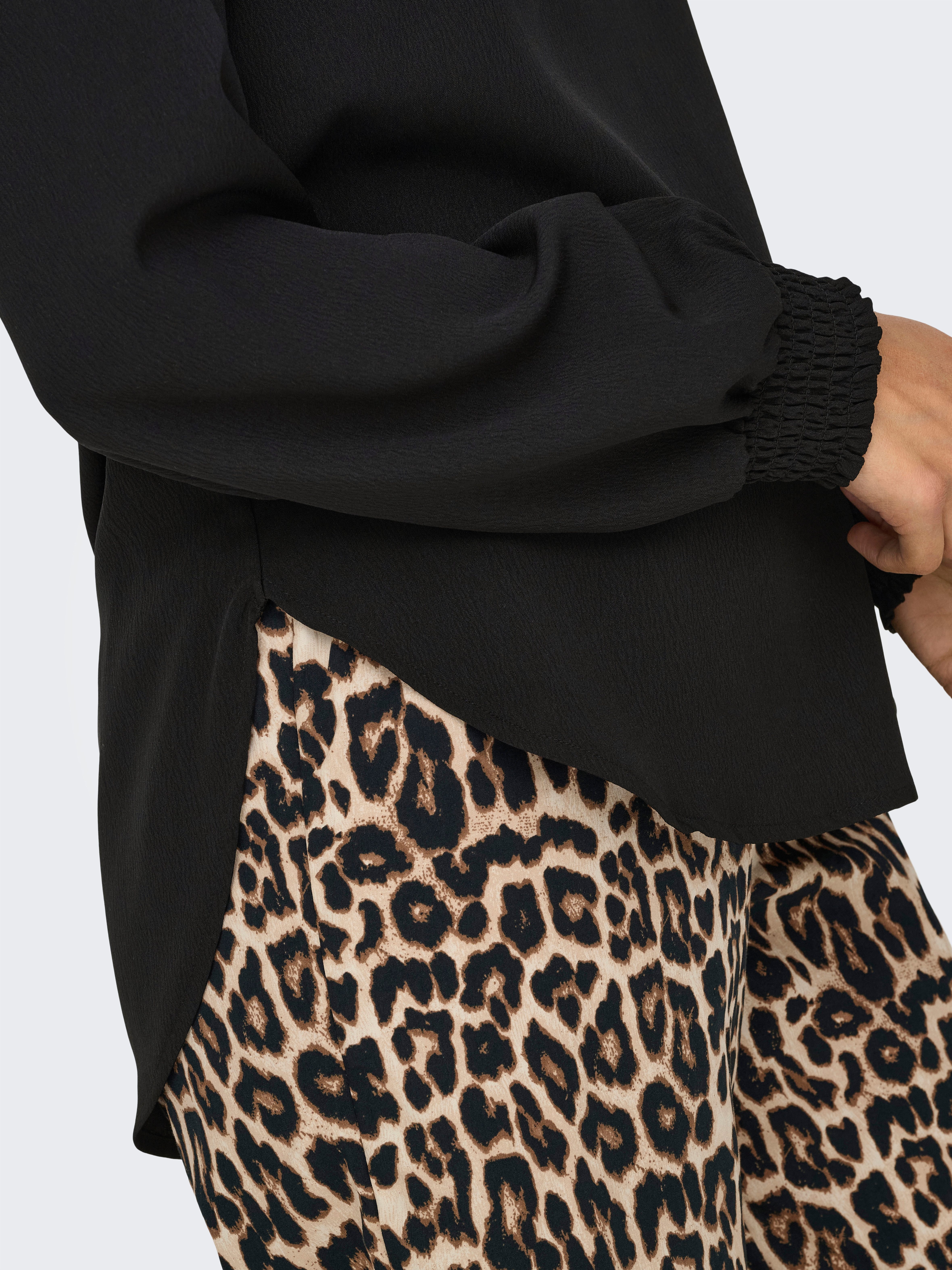 Only Shirt ONLELITE LIFE L/S TOP NOOS PTM