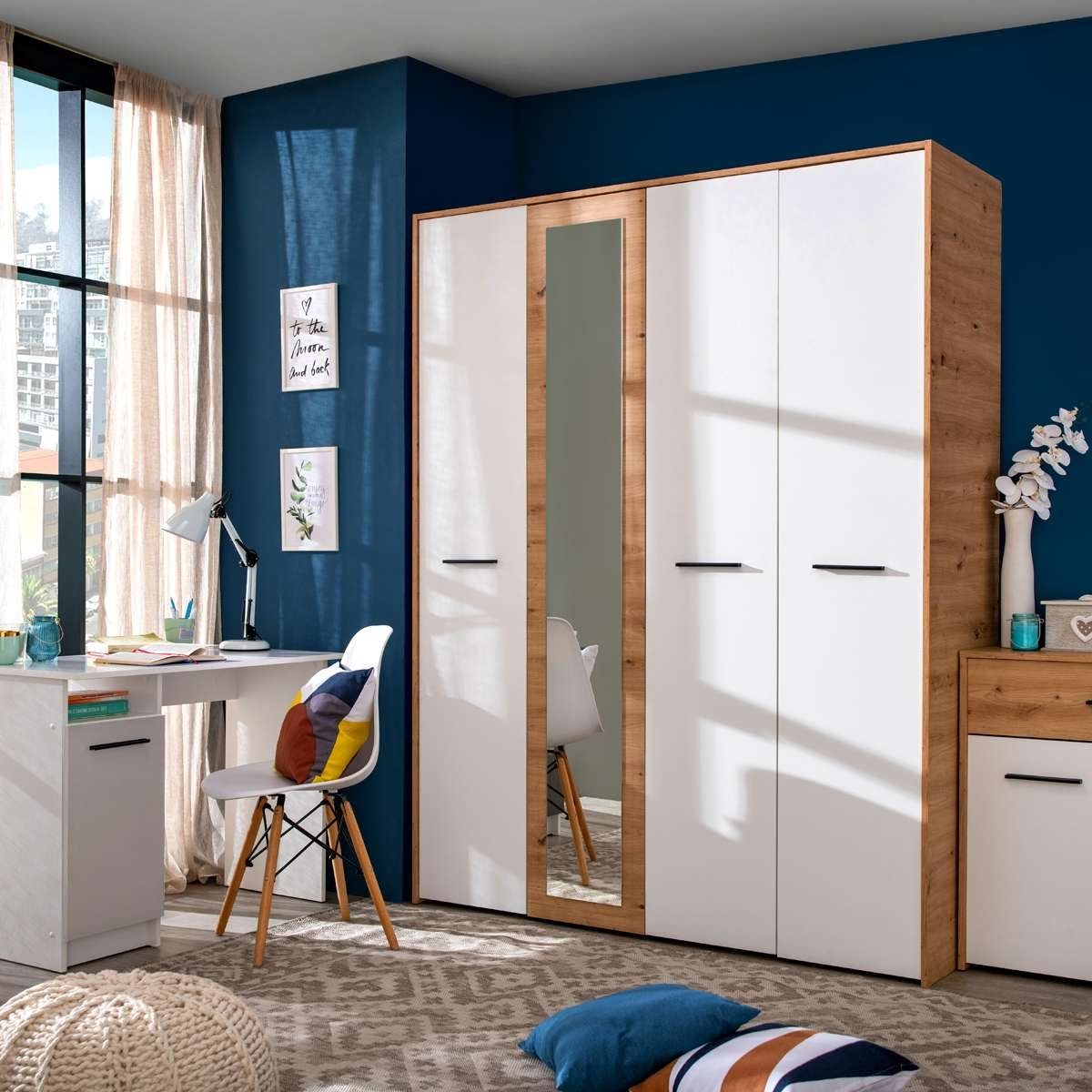 INOSIGN Kledingkast Varadero, 2 moderne kleurcombinaties met zwarte handgrepen met 1 spiegeldeur, in de breedtes 119 en 157 cm, fsc-gecertificeerd