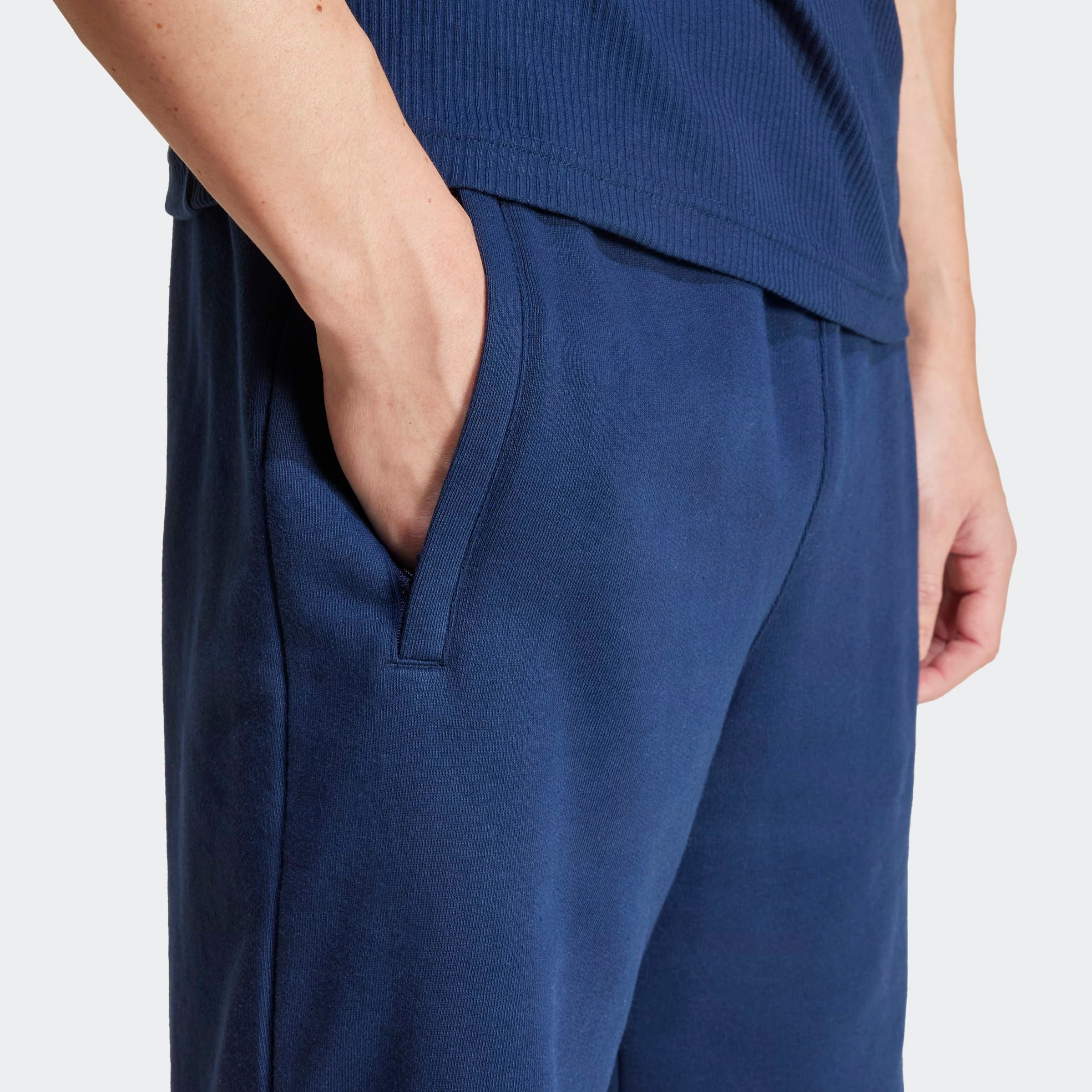adidas Originals Short ESS SHO Essentiële sweat shorts met logo, van zacht french terry materiaal (1-delig)