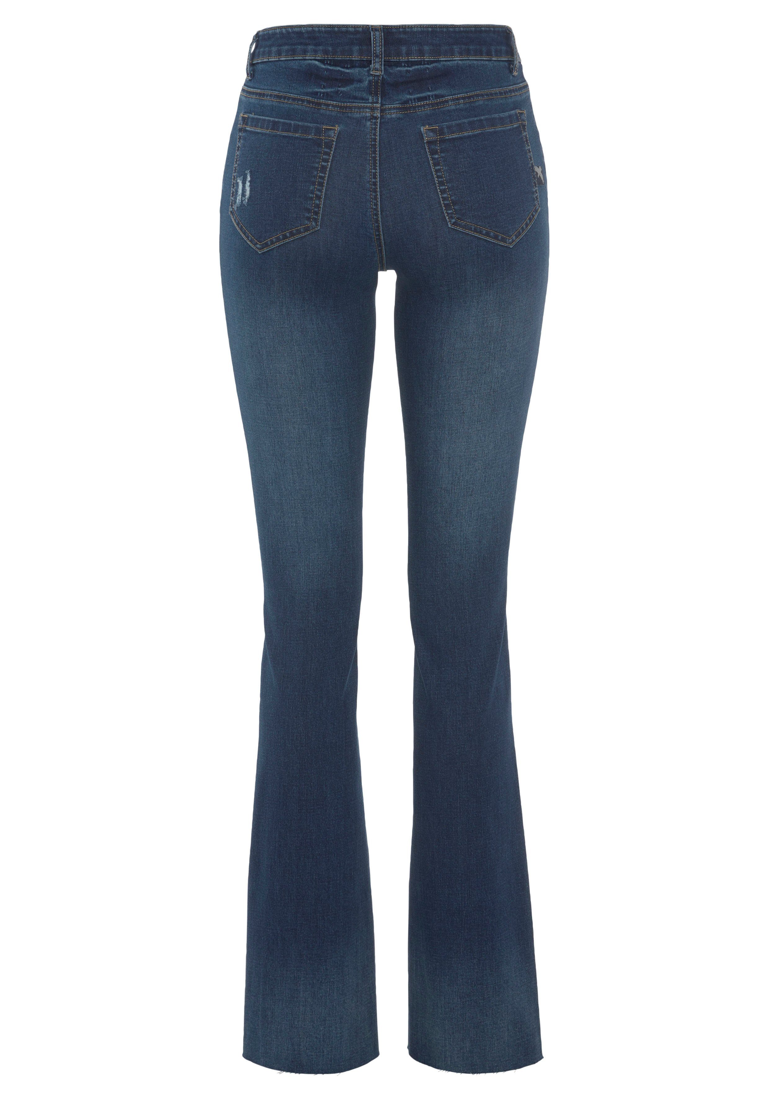 Arizona Bootcut jeans Ultra Stretch uitlopende pasvorm, modieuze used-look, normale taille