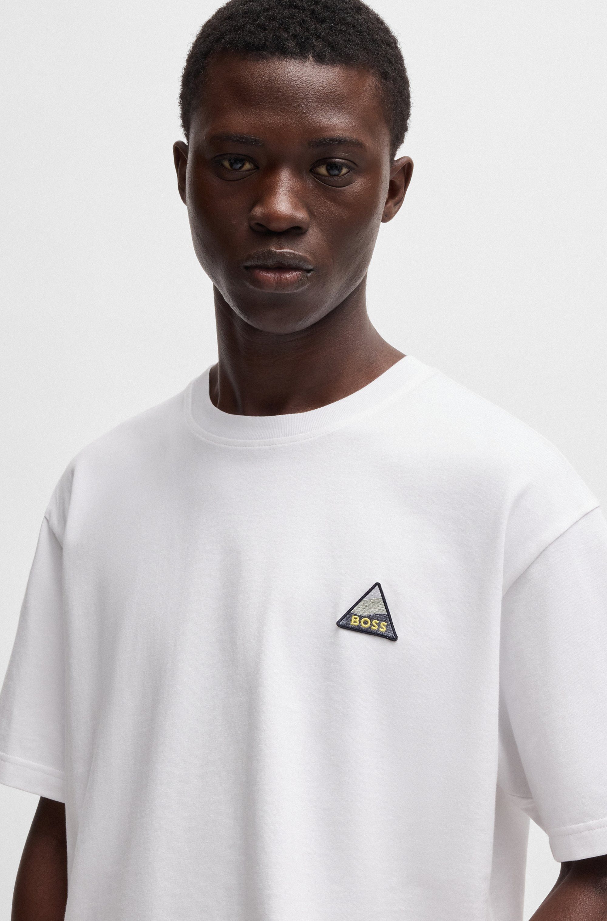 Boss Orange T-shirt Te fishpatch met opgestikt logo
