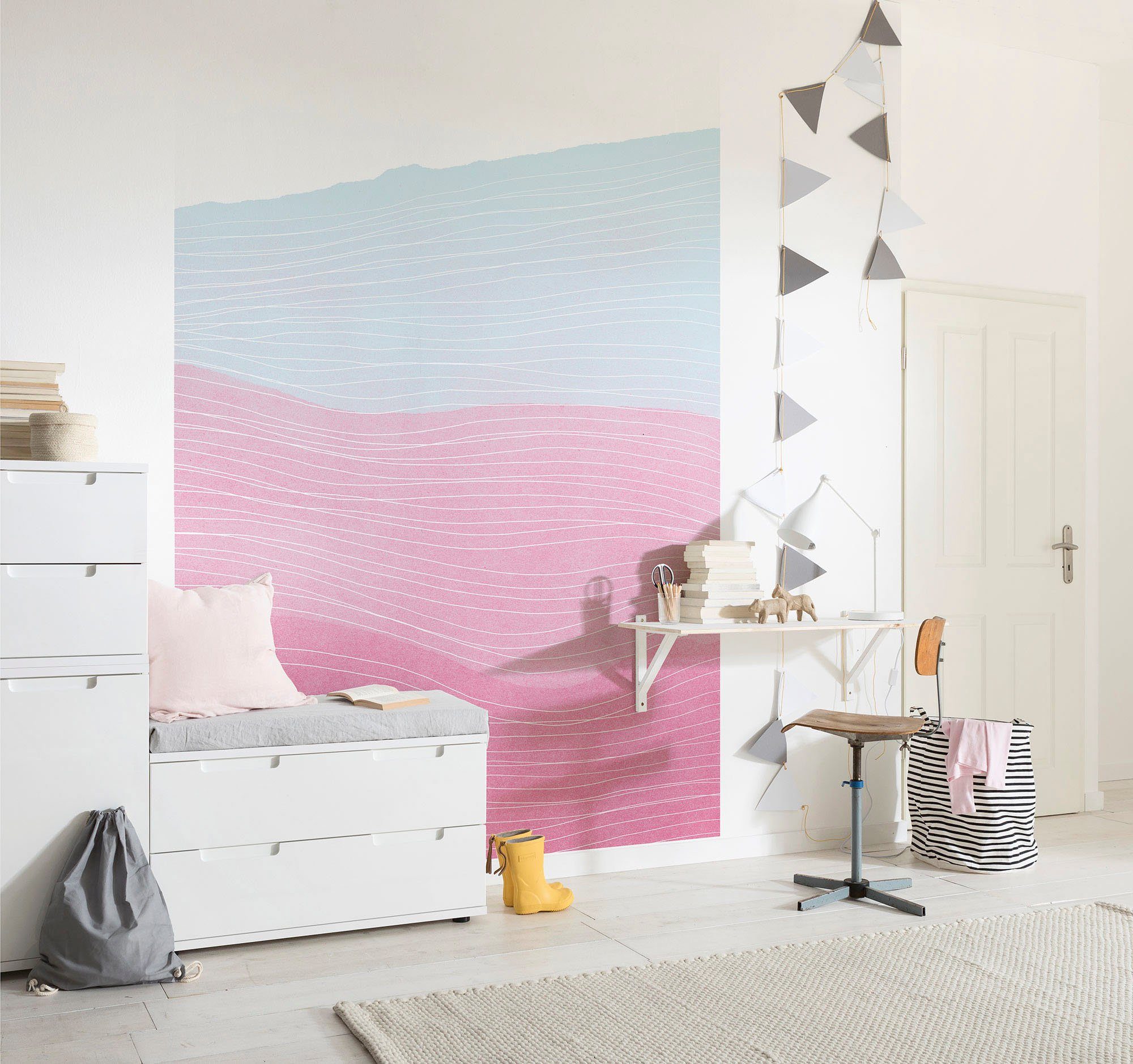 Komar Vliesbehang Digitale print vlies - Strawberry Streets - Afmeting 200 x 250 cm (1 stuk)