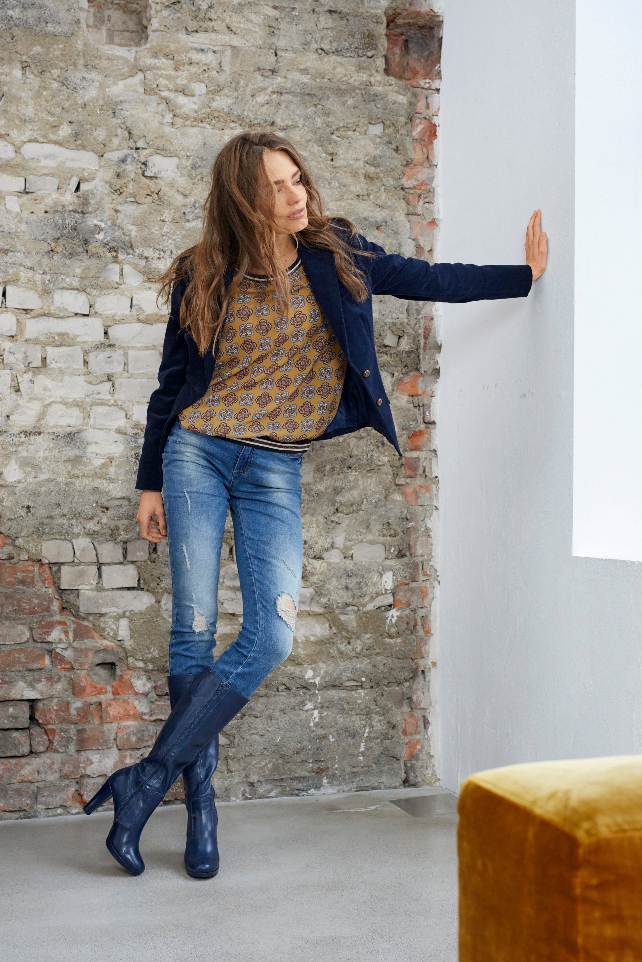 Aniston CASUAL Jasje met stofafwerkingen en mouwpatches