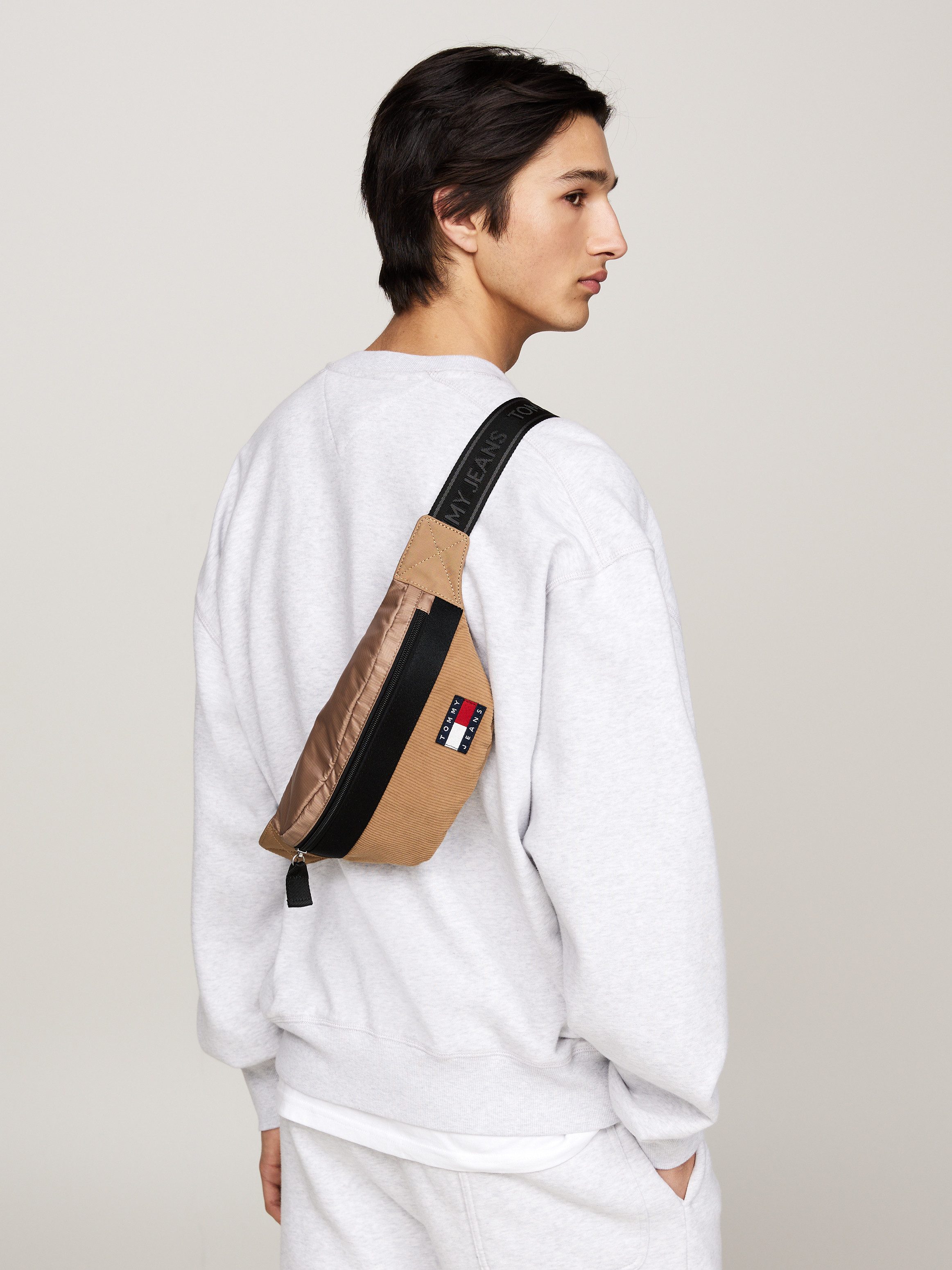 TOMMY JEANS Buiktasje Men TJM ESS DAILY CORD BUM BAG Waistbag