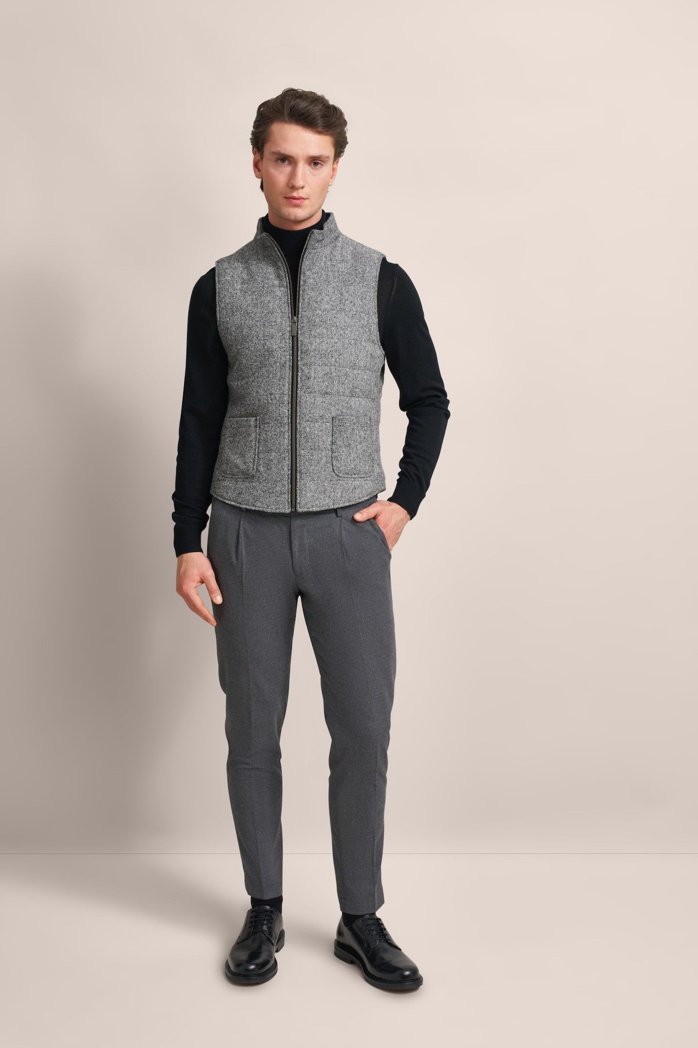 Bugatti Korte bodywarmer met tonale visgraatpatroon