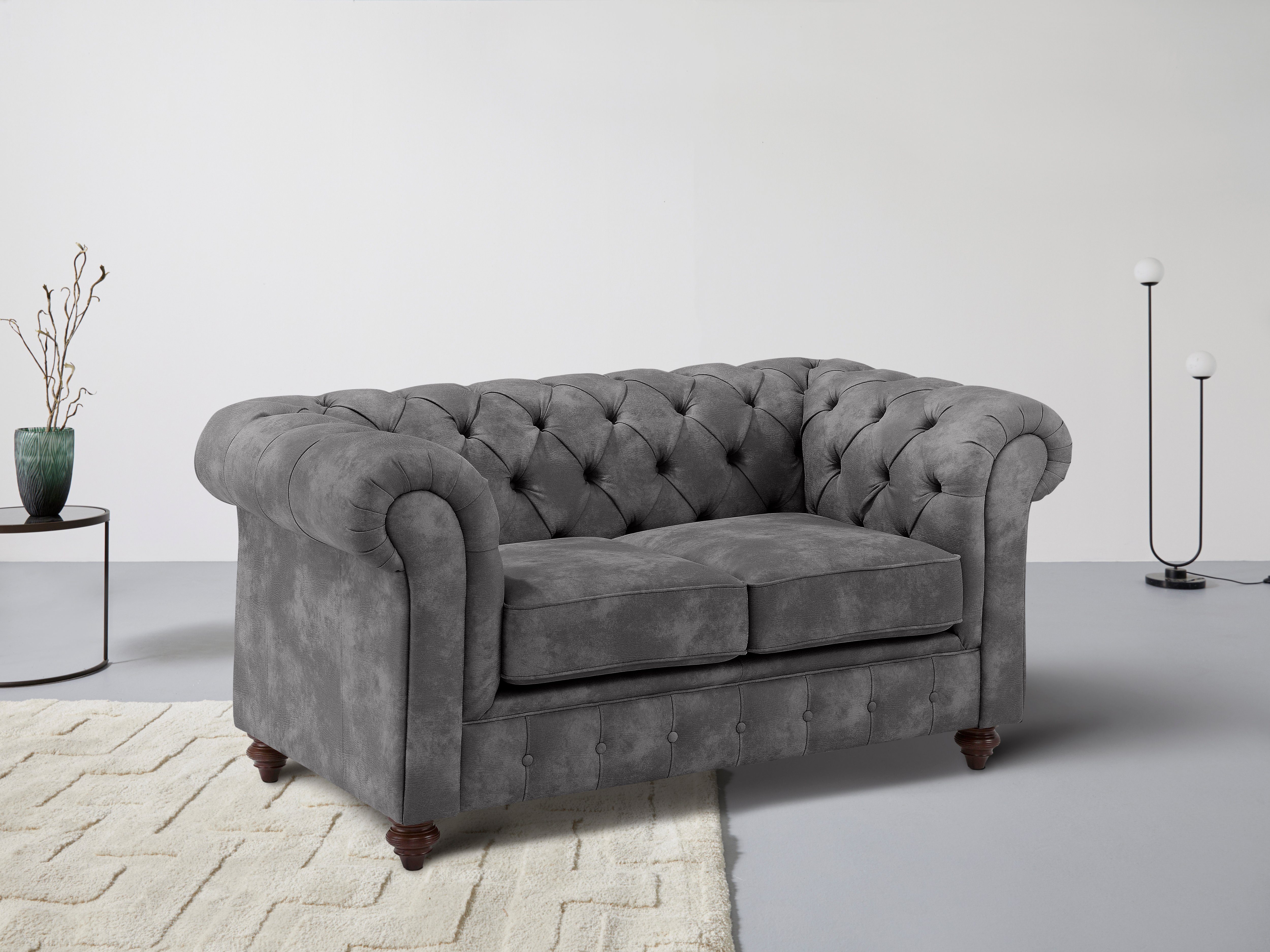 Home affaire Chesterfield-bank Chesterfield 2-zits B/D/H: 150/89/74 cm met hoogwaardige knoopdetails, ook in leer