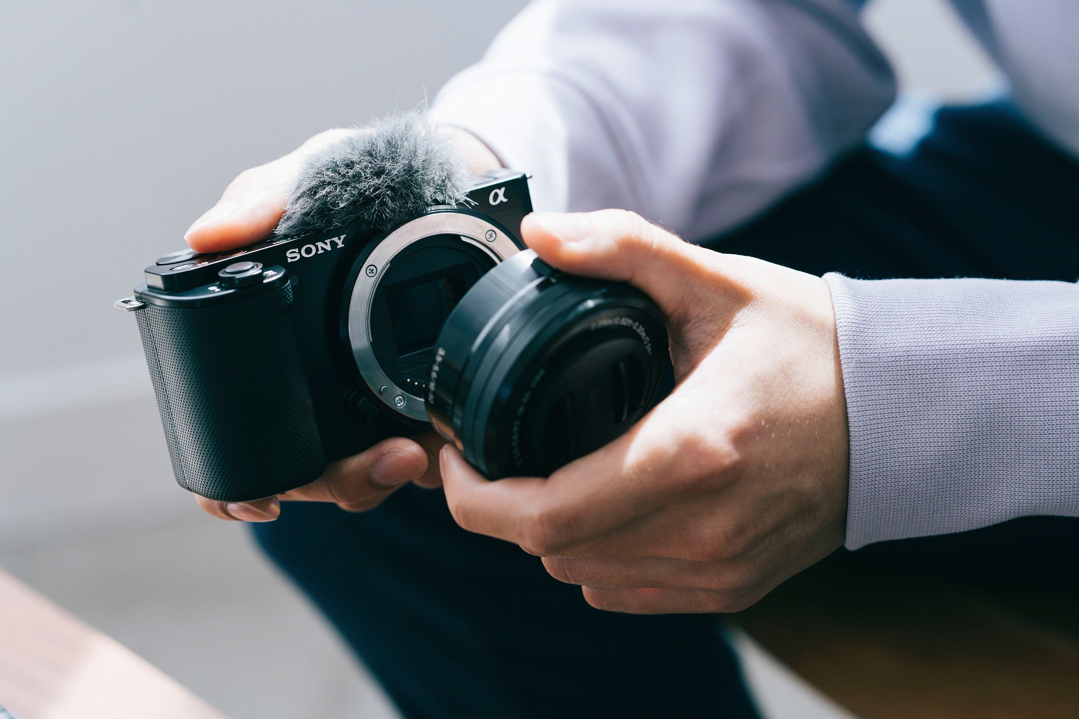 Sony Systeemcamera ZV-E10L Vlog-camera met draaibaar scherm incl. SEL16-50 objectief