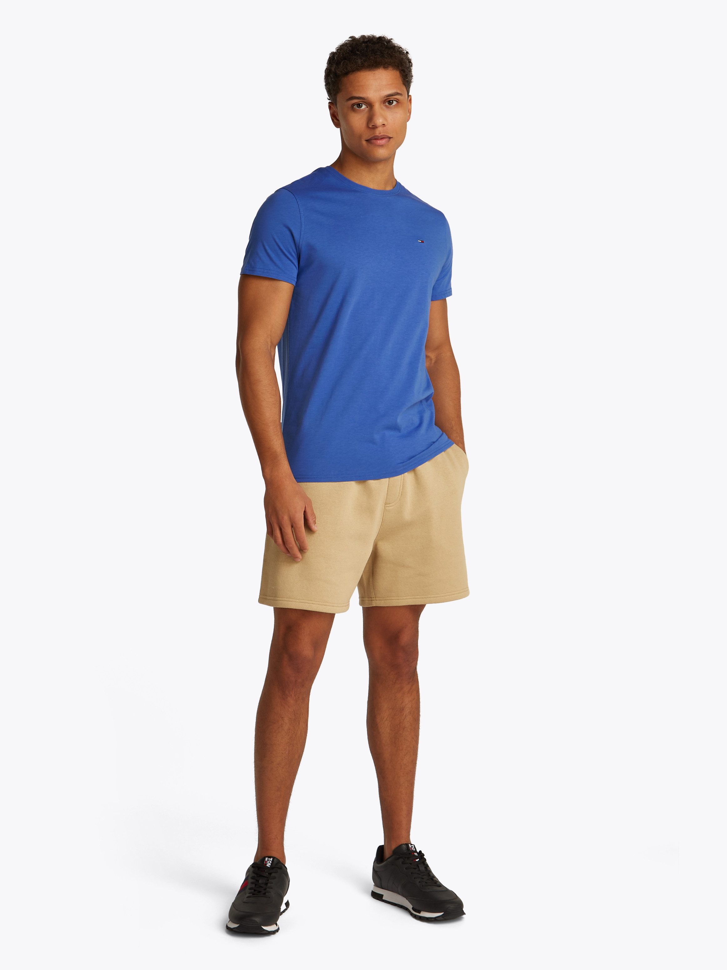 TOMMY JEANS T-shirt TJM ESSENTIAL SOLID TEE met ronde hals en subtiele logo-vlag