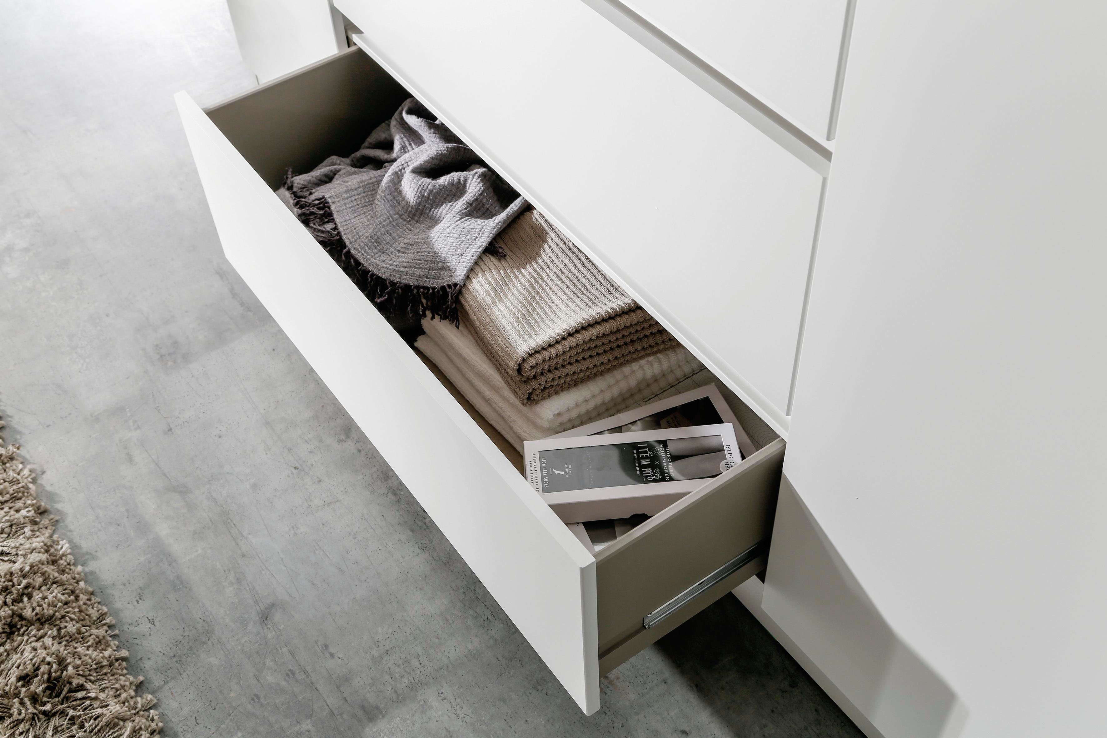 rauch Draaideurkast Kledingkast kast garderobe waskast NIDDA met moderne grepless front en push-to-open functie made in germany